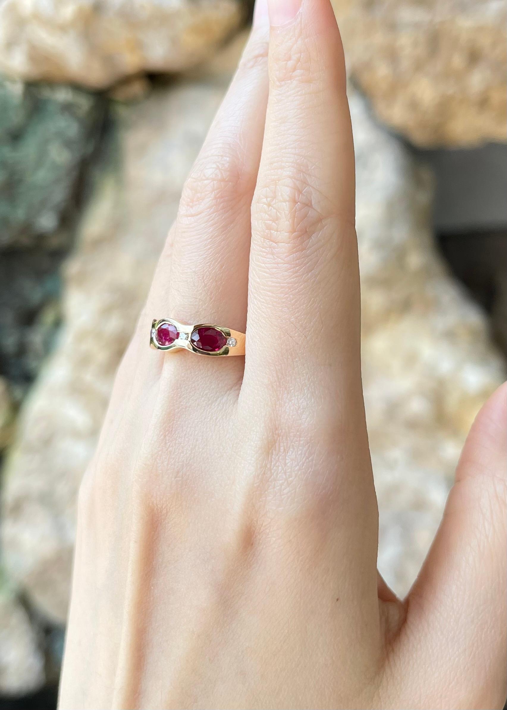 Anello con rubino e diamante con montatura in oro rosa 18K In condizioni Nuovo in vendita a Bangkok, TH