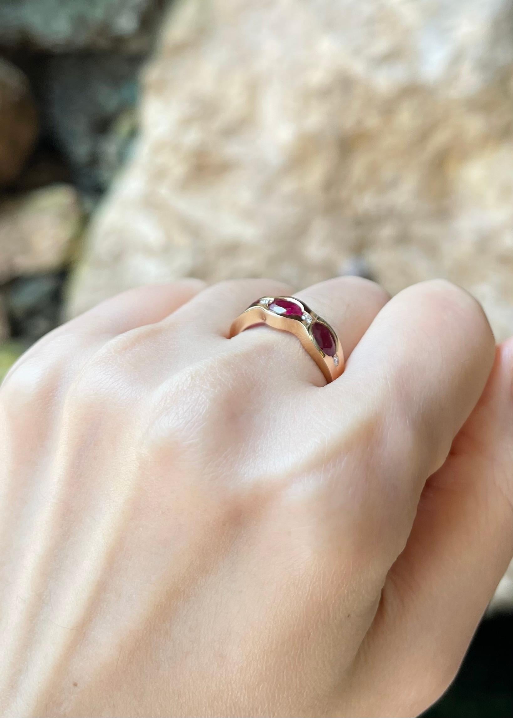Donna Anello con rubino e diamante con montatura in oro rosa 18K in vendita