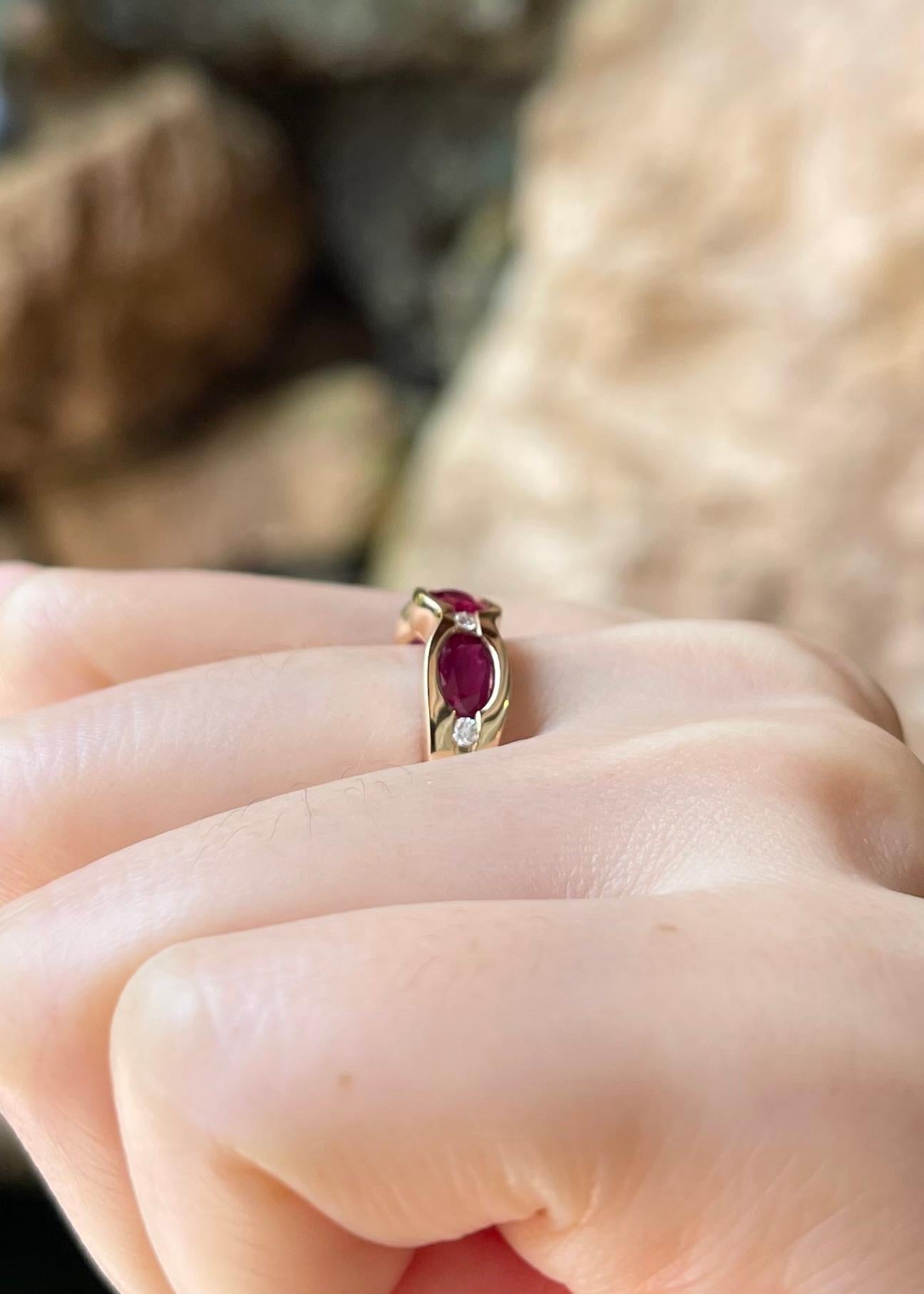 Anello con rubino e diamante con montatura in oro rosa 18K in vendita 1