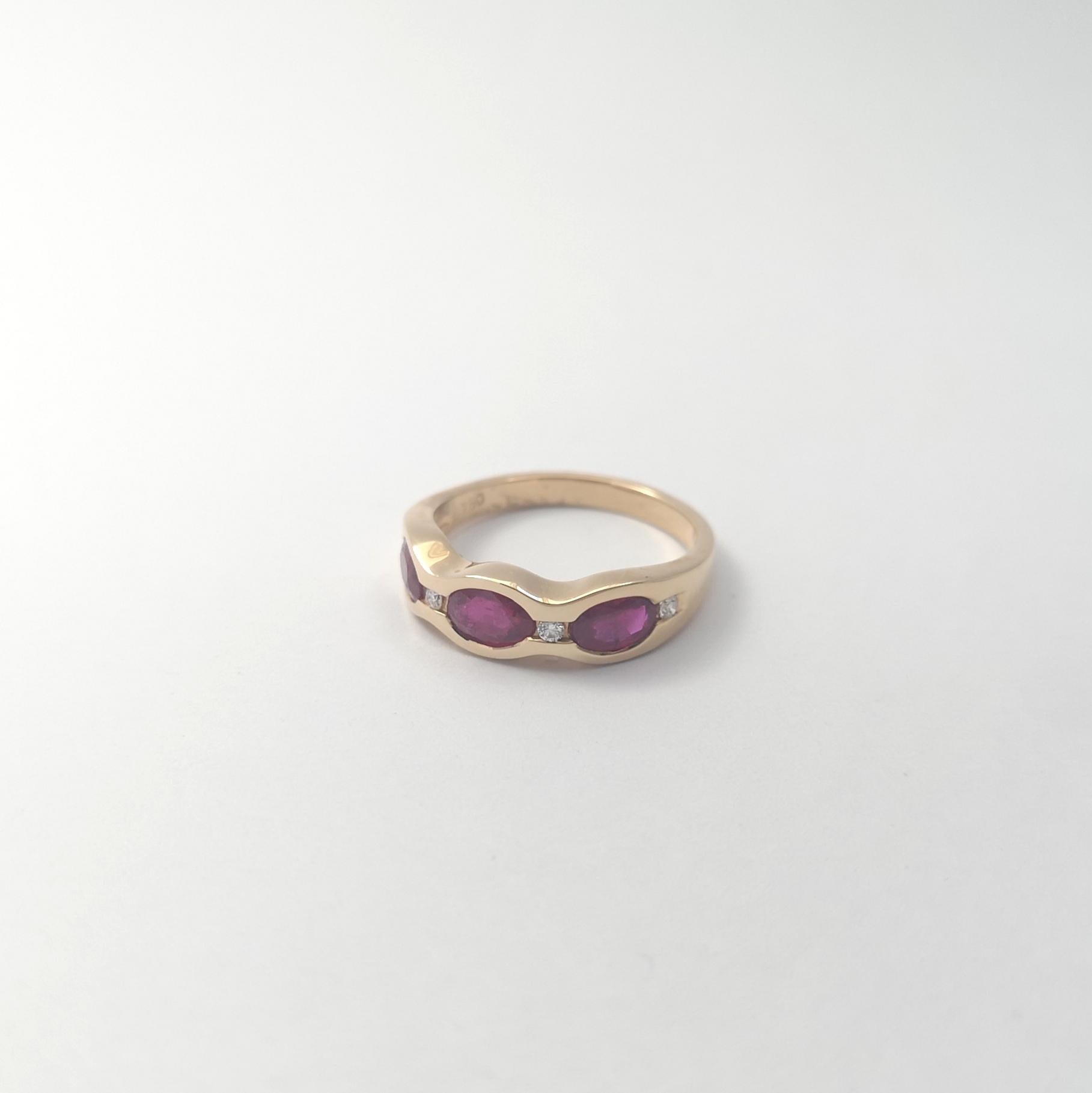 Anello con rubino e diamante con montatura in oro rosa 18K in vendita 2