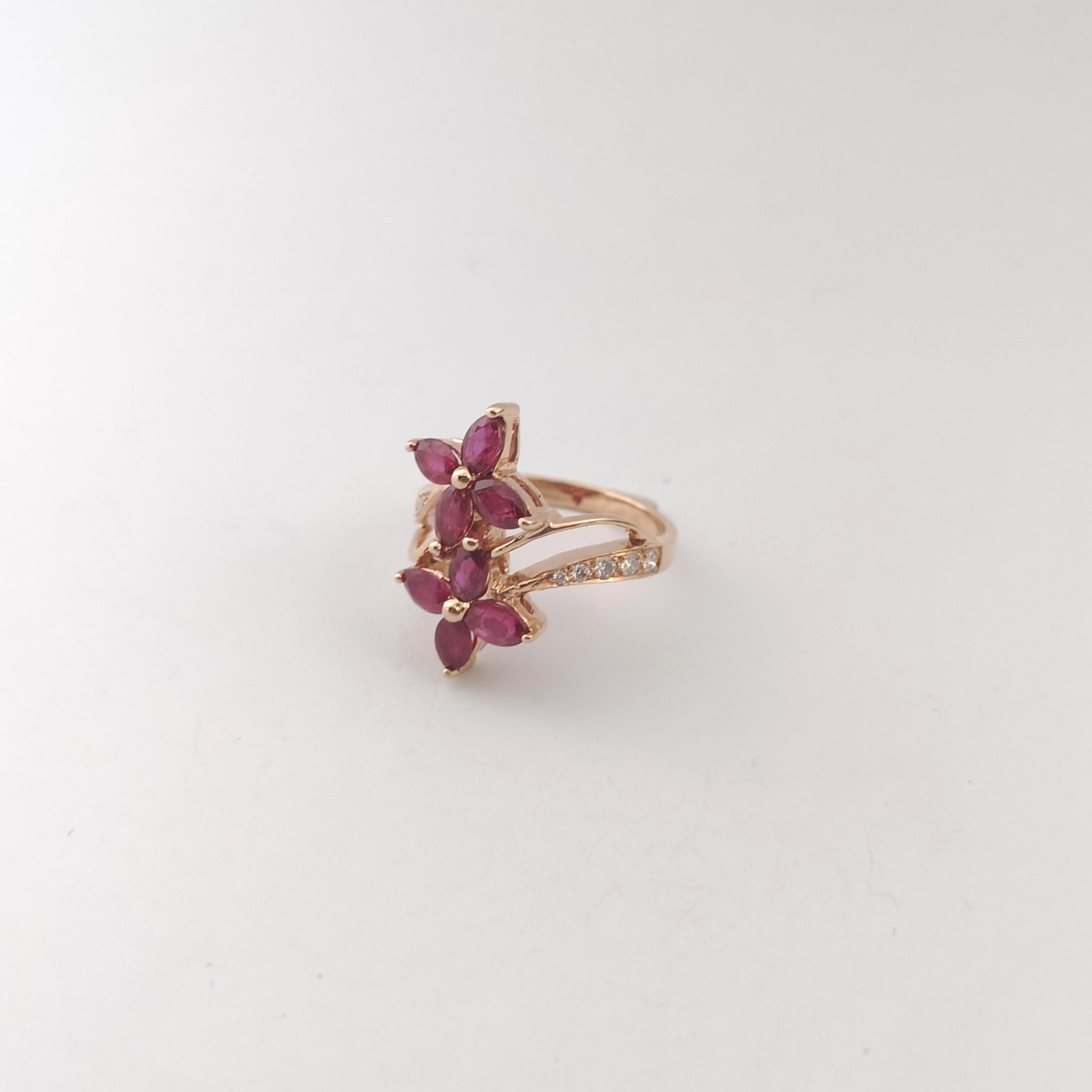 Rubin-Ring mit Diamanten in 18 Karat Roségold gefasst im Angebot 3