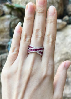 Rubin- und Diamantring aus 18 Karat Weißgold in Fassungen mit Diamanten