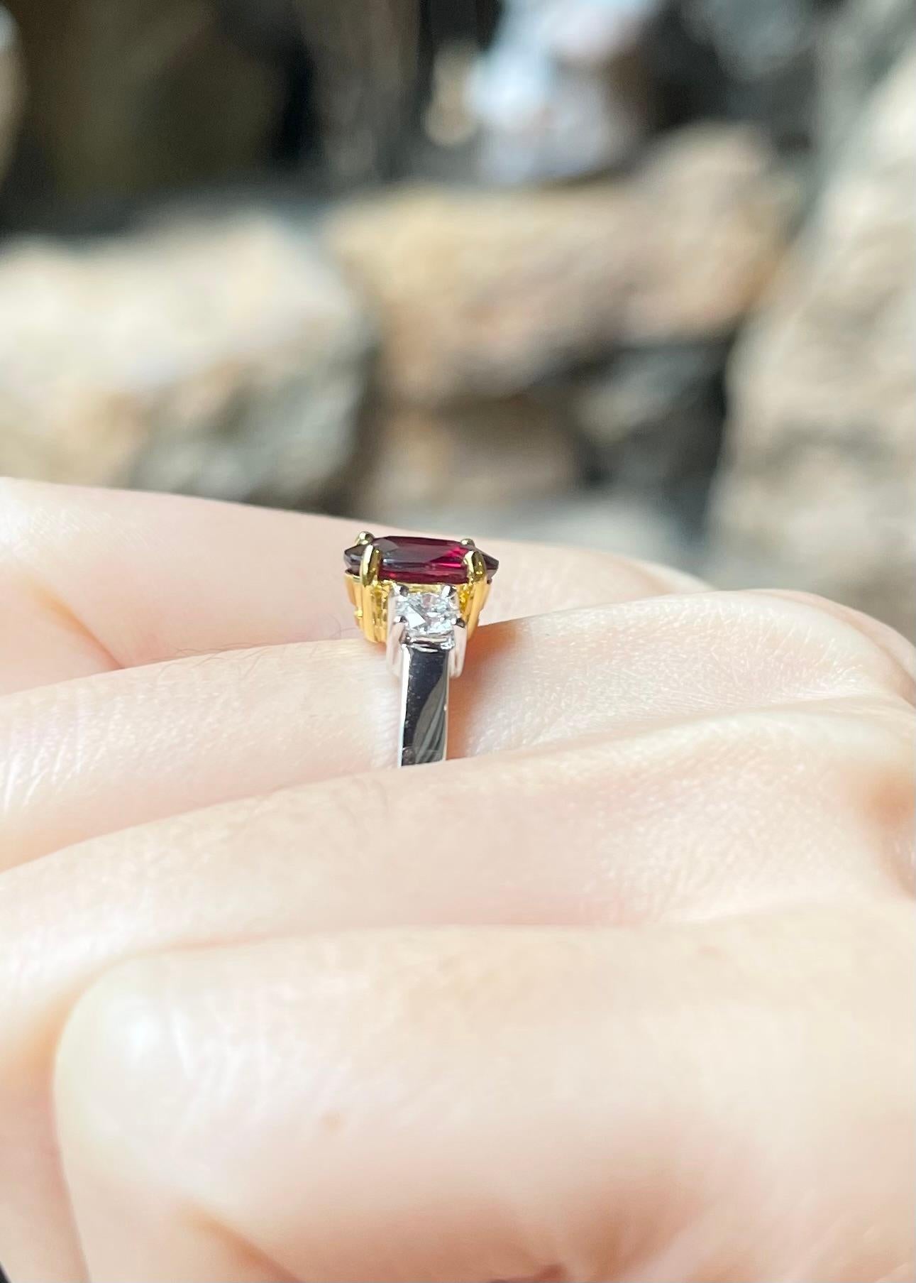 GIA-zertifizierter, nicht erhitzter Rubin mit Diamantring in 18 Karat Weißgoldfassung im Angebot 2