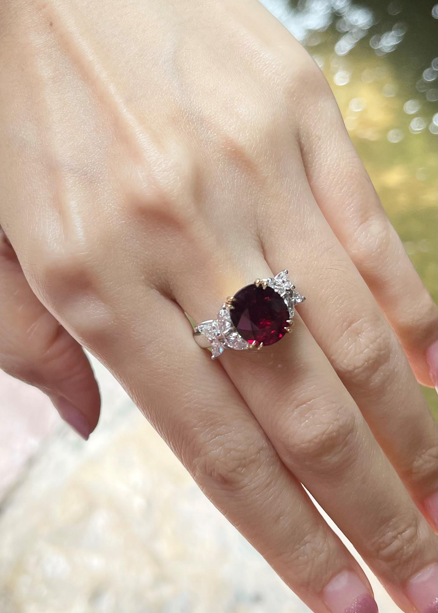 Rubin mit Diamantring in 18K Gelb/Weißgoldfassung Damen im Angebot