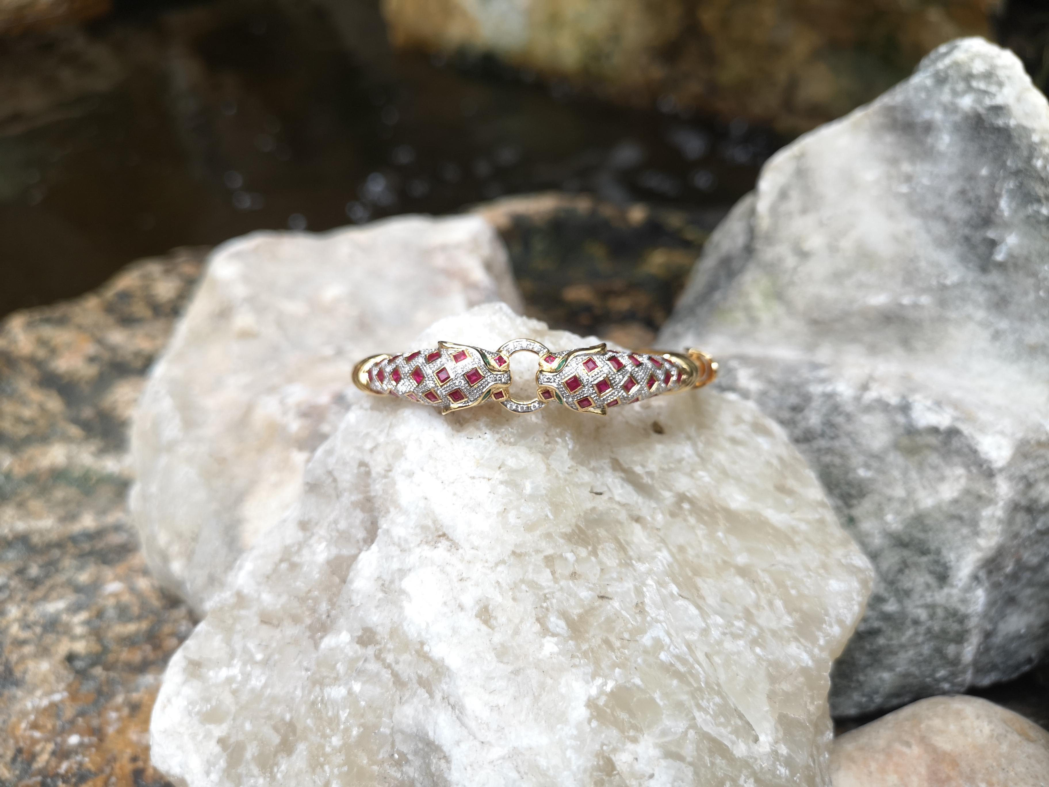 Mixed Cut Ruby with Emerald and Diamond Panther Bangle Set in 18 Karat Gold Settings For Sale