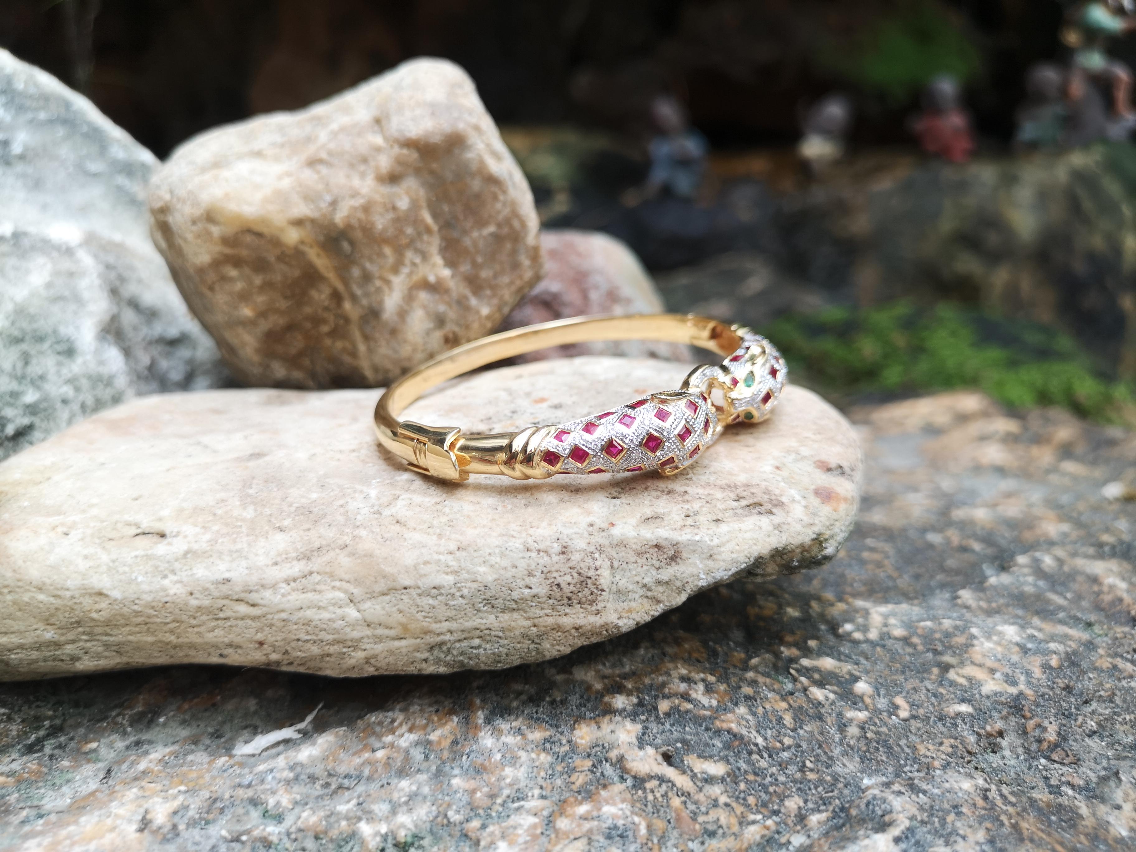 Ruby with Emerald and Diamond Panther Bangle Set in 18 Karat Gold Settings For Sale 1