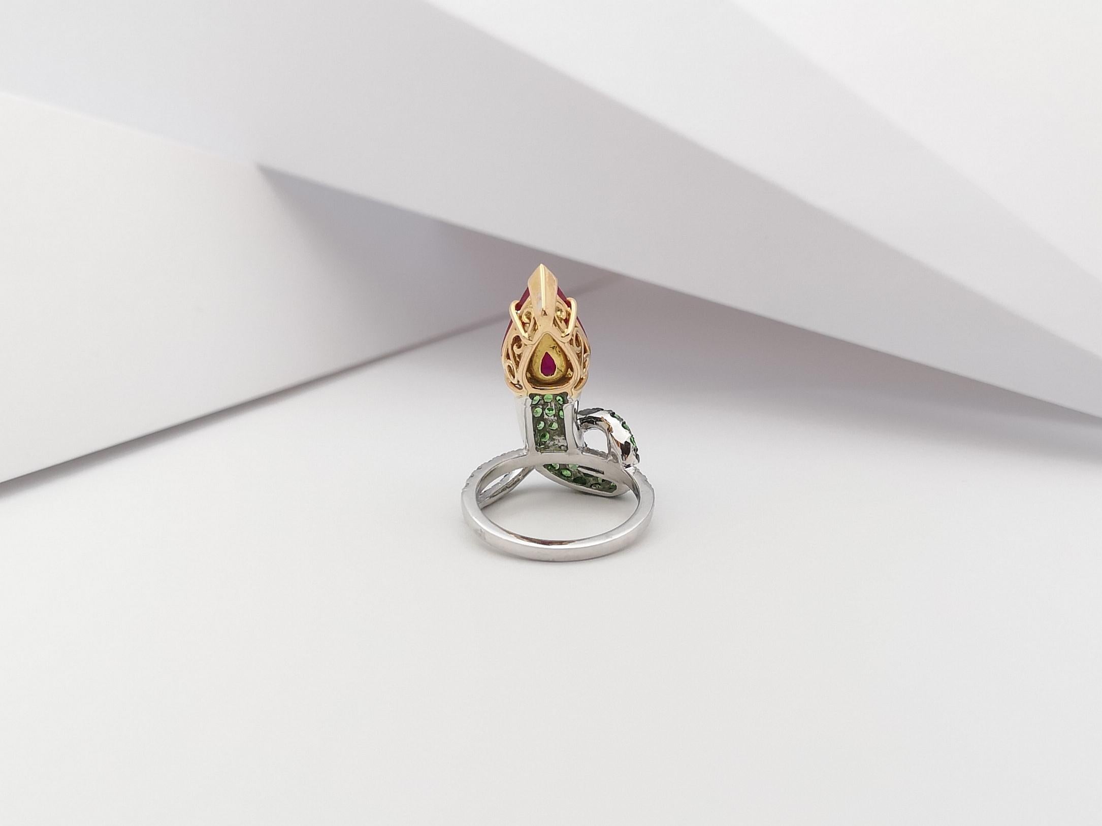 Ring mit Rubin mit Tsavorit und Diamant in 18 Karat Weißgold Fassungen 6