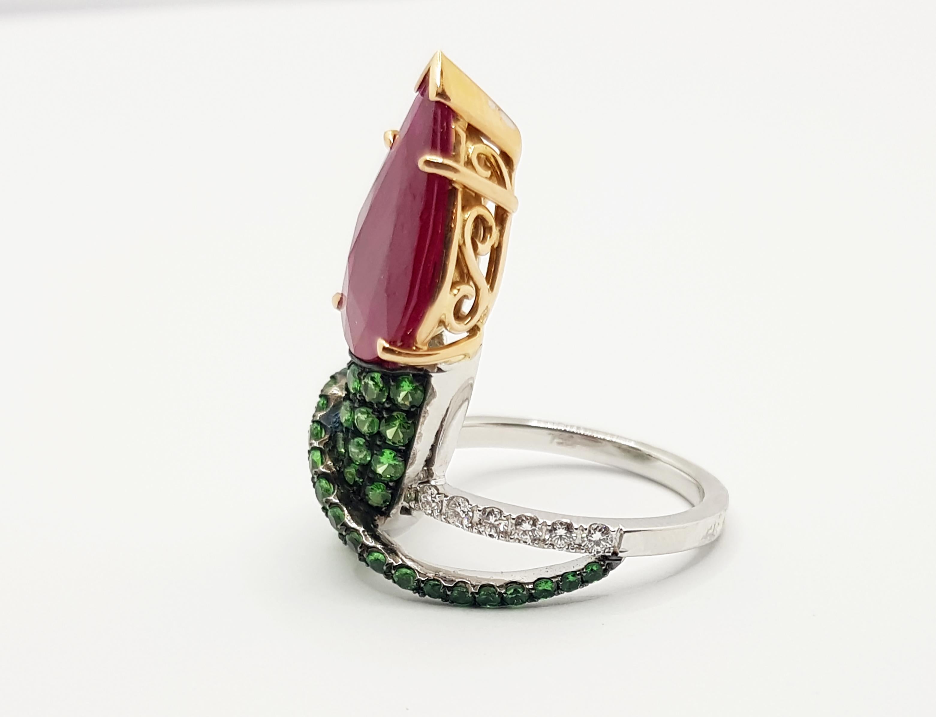 Ring mit Rubin mit Tsavorit und Diamant in 18 Karat Weißgold Fassungen 2