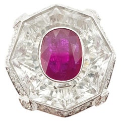 Ring mit Rubin mit weißem Topas und Diamant in 18 Karat Weißgold-Fassung