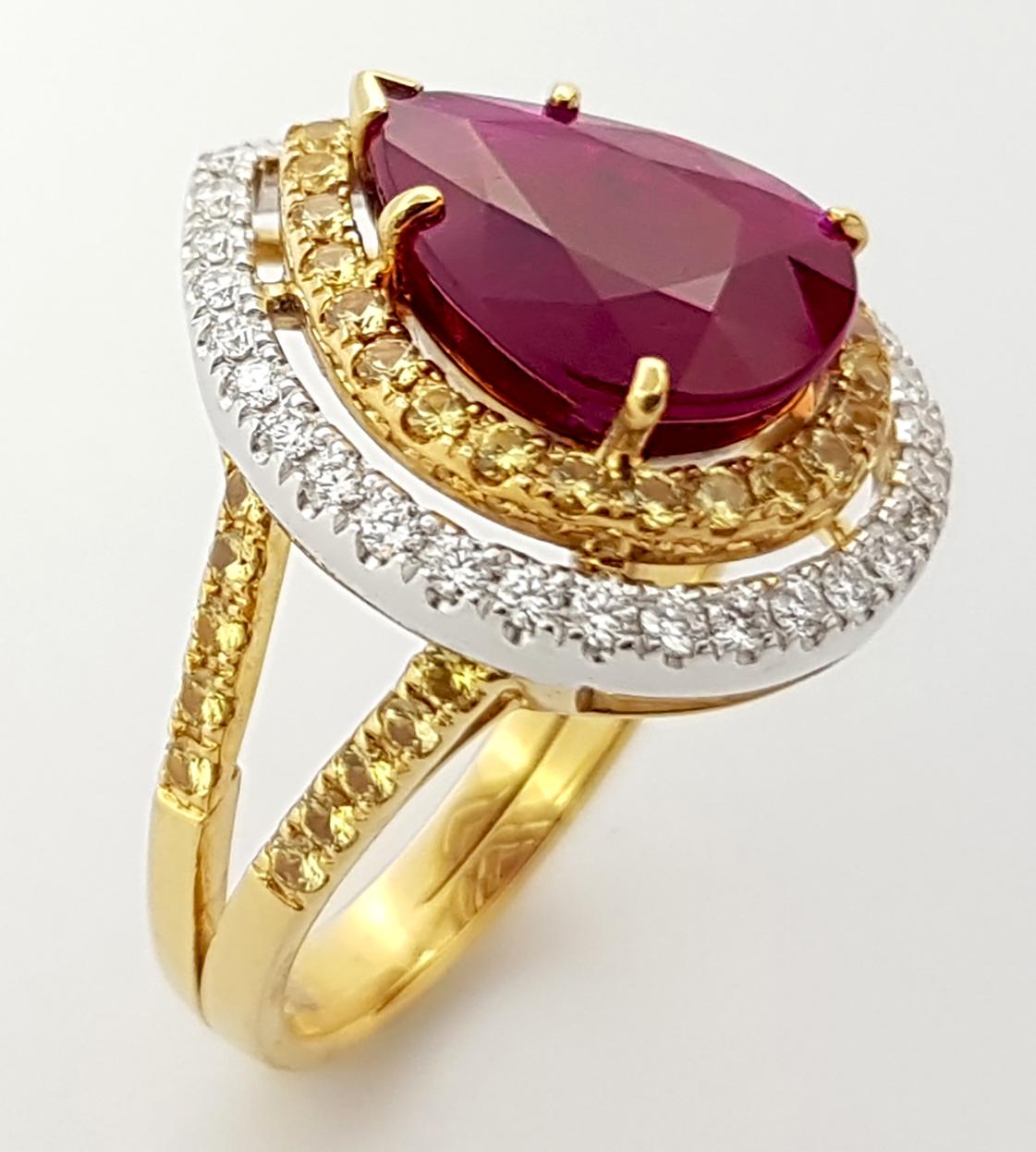 Ruby with Yellow Sapphire and Diamond Ring set in 18K Yellow/White Gold Settings For Sale 9