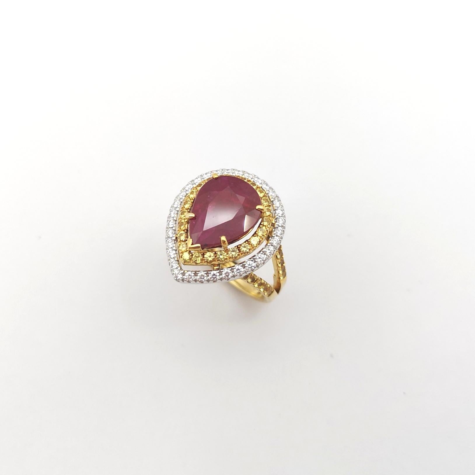 Ruby with Yellow Sapphire and Diamond Ring set in 18K Yellow/White Gold Settings For Sale 10