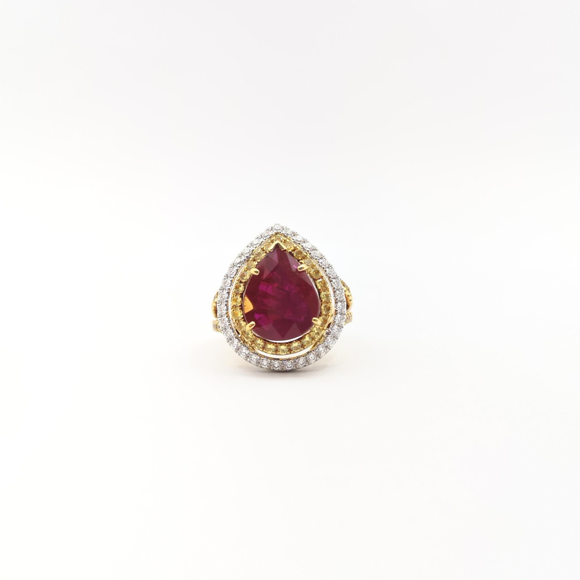 Ruby with Yellow Sapphire and Diamond Ring set in 18K Yellow/White Gold Settings For Sale 1