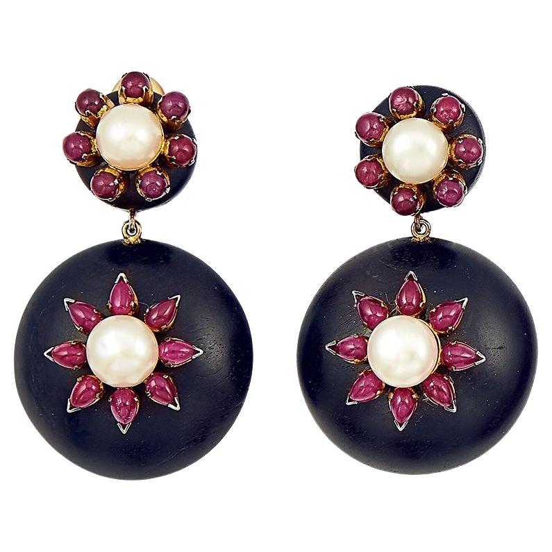 Boucles d'oreilles clips en bois, rubis et perles d'eau douce en vente