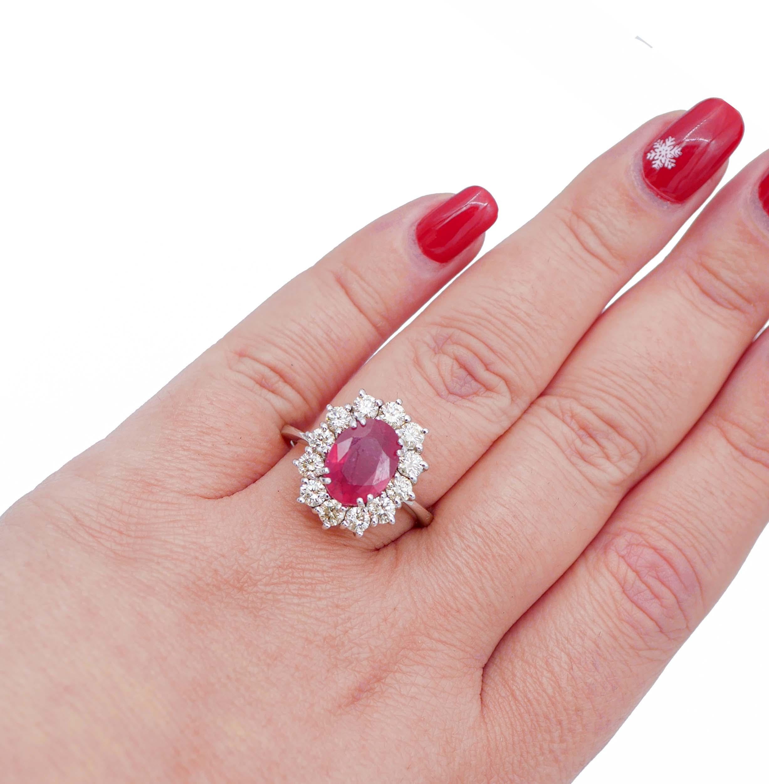 Ruby, Diamonds, 14 Karat White Gold Ring In Good Condition For Sale In Marcianise, Marcianise (CE)