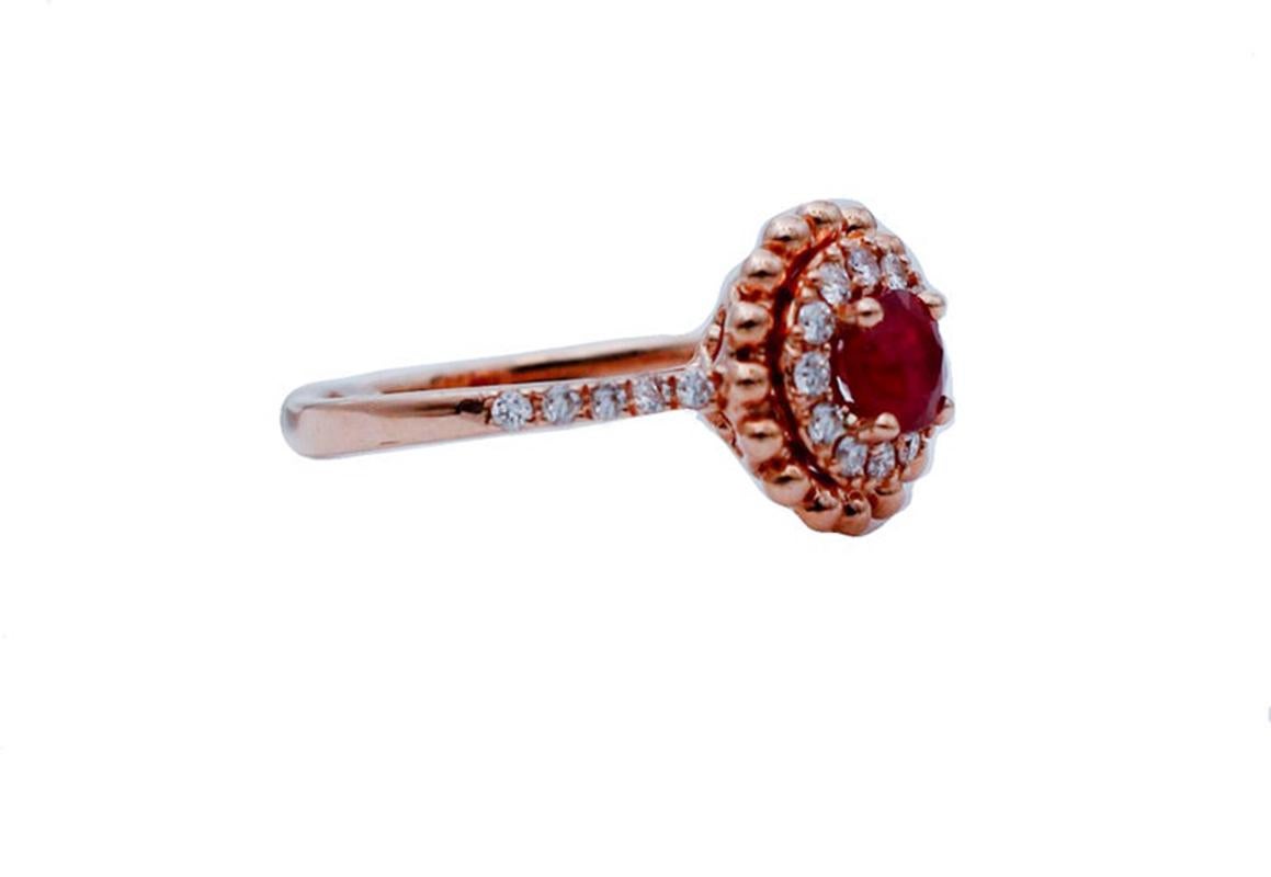 SHIPPING POLICY:
No additional costs will be added to this order.
Shipping costs will be totally covered by the seller (customs duties included).

Elegant ring in 18 karat rose gold structure mounted with, in the central part, a ruby surrounded by