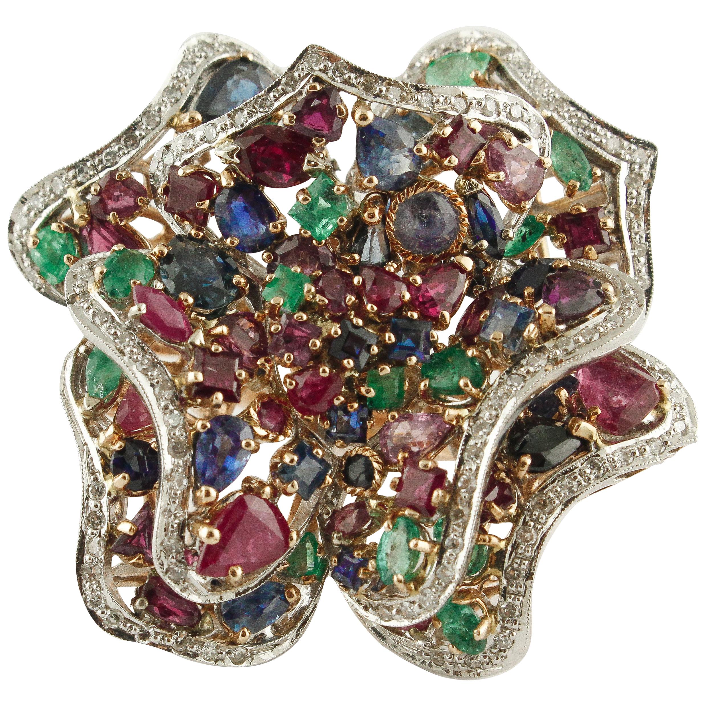Ring aus Roségold mit Rubinen, Saphiren, Smaragden und Diamanten im Angebot