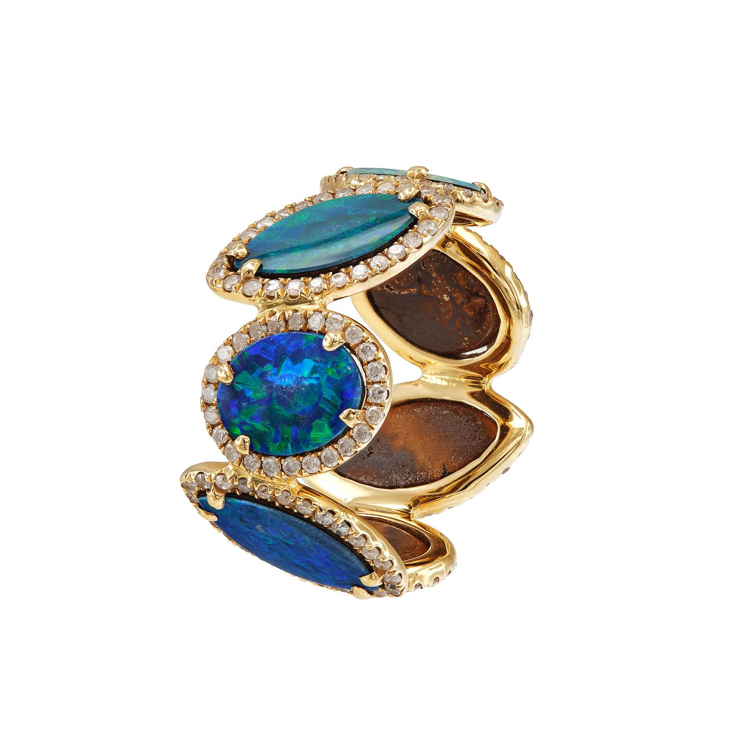 18K Yellow Gold
Opal: 5.01ct total weight.
Diamond: 0.72ct total weight.
All diamonds are G-H/SI stones.