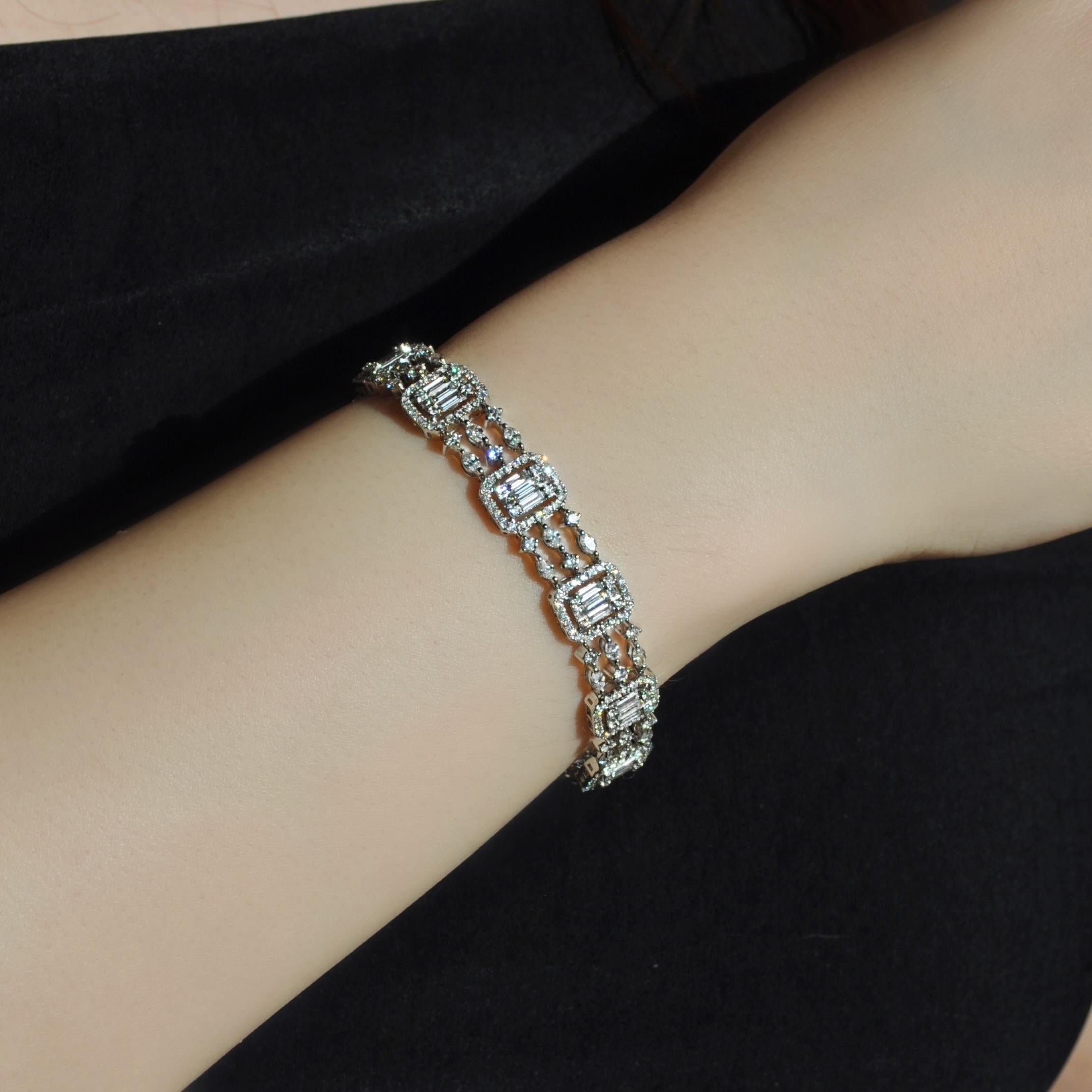 RUCHI Baguette Diamond White Gold Bracelet In New Condition For Sale In New York, NY