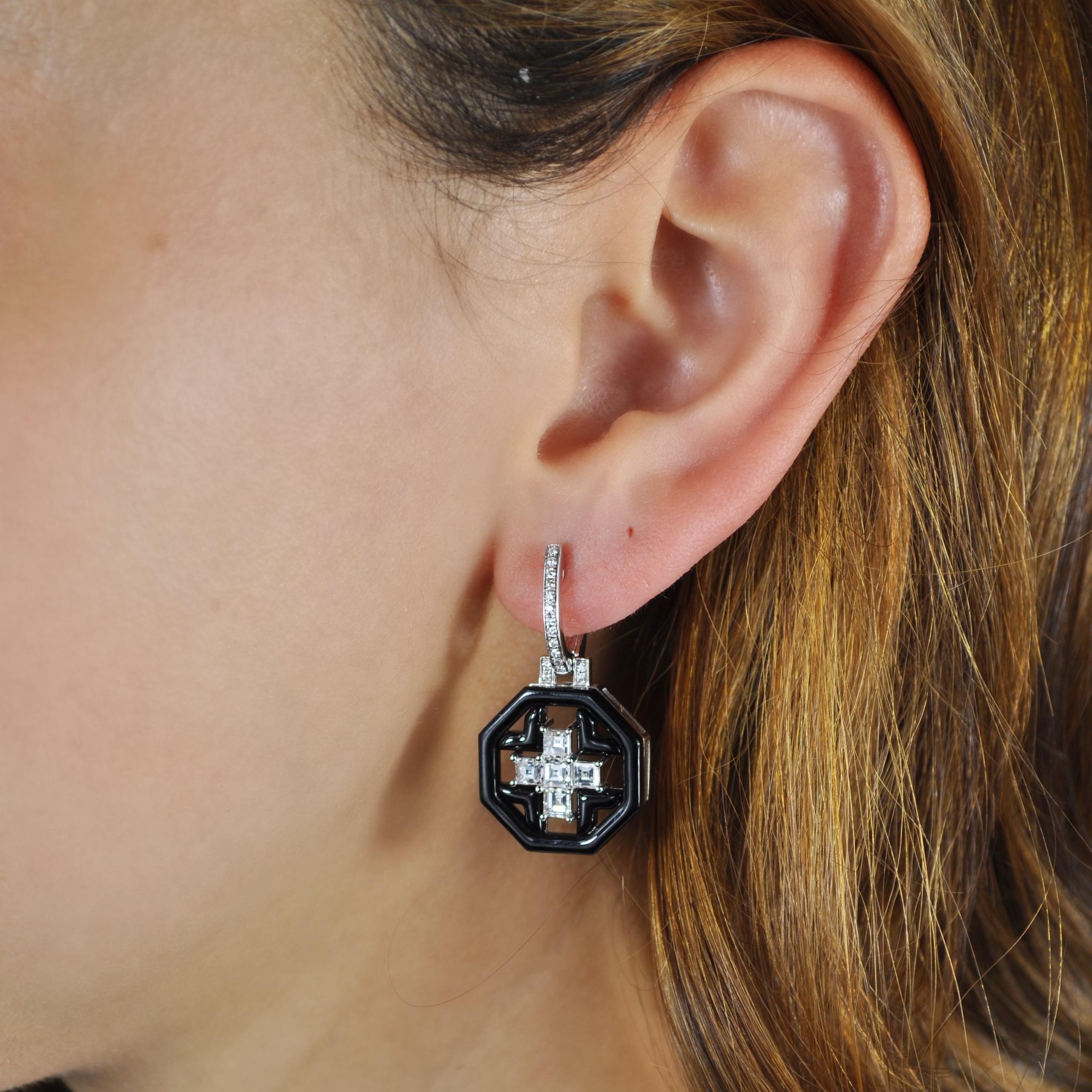 RUCHI Black Agate and Carré Diamond Hexagonal White Gold Earrings In New Condition For Sale In New York, NY