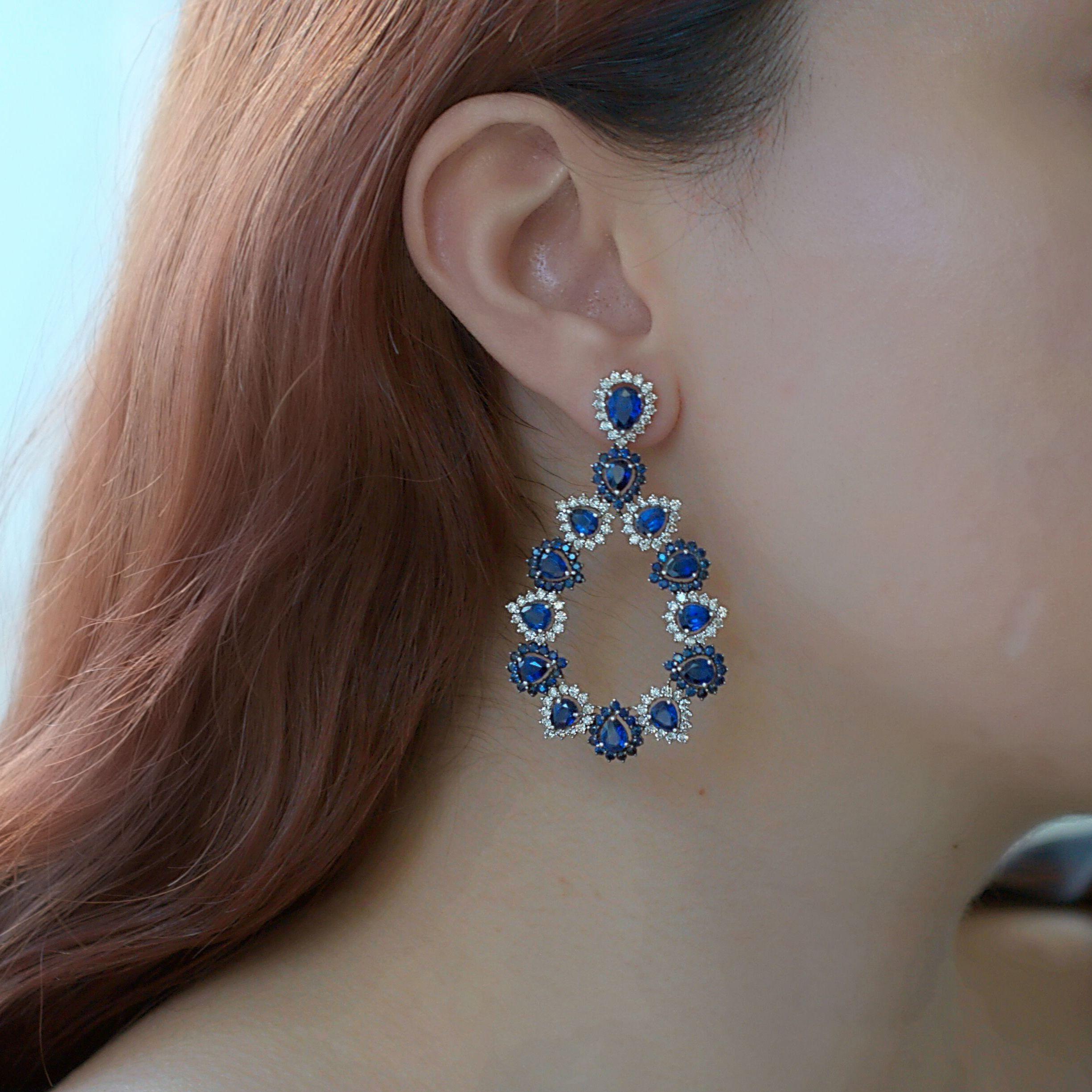 RUCHI Weißgold-Kronleuchter-Ohrringe mit blauem Saphir, Kyanit und Diamanten (Tropfenschliff) im Angebot