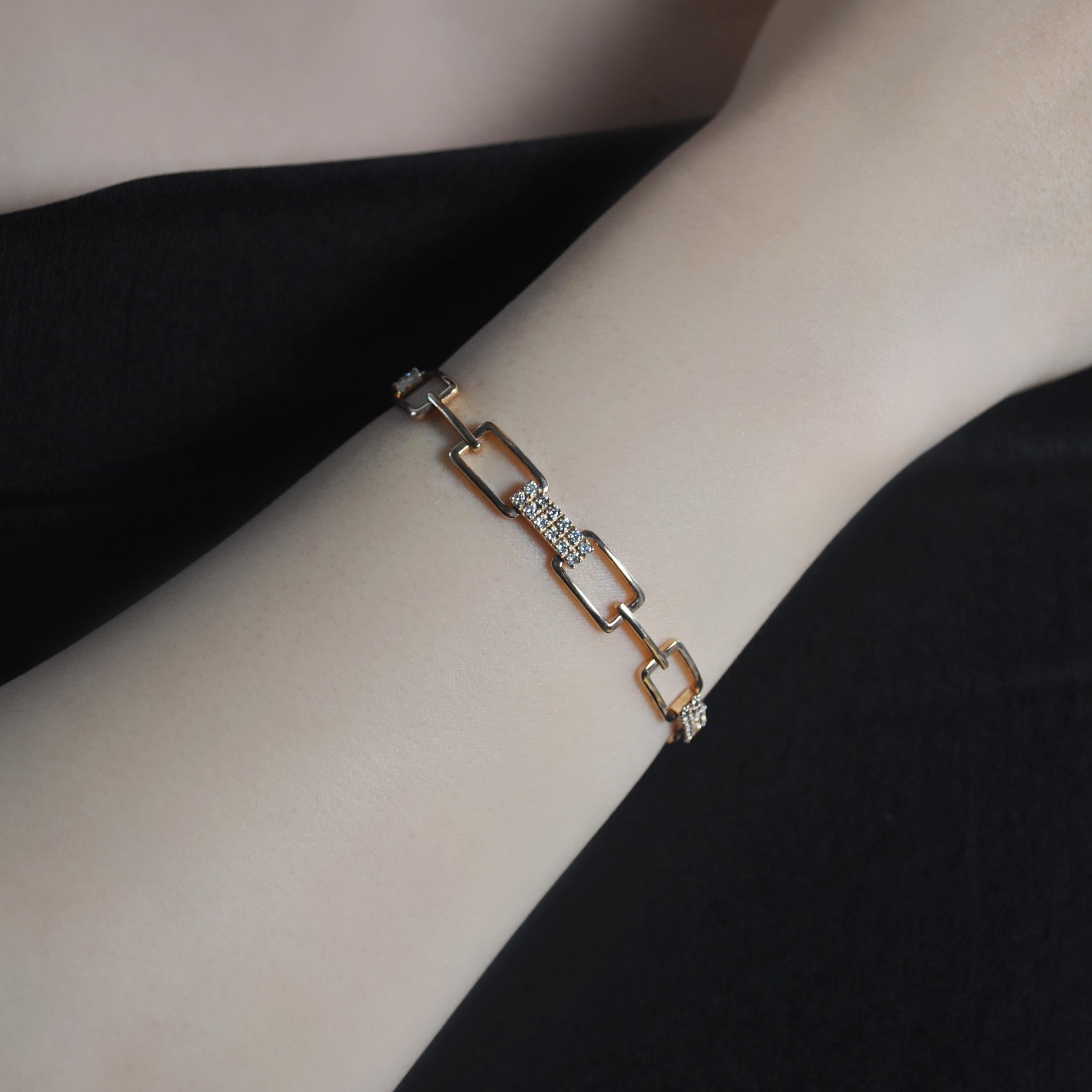 RUCHI Brilliant Diamond Rose Gold Chain Link Bracelet In New Condition For Sale In New York, NY
