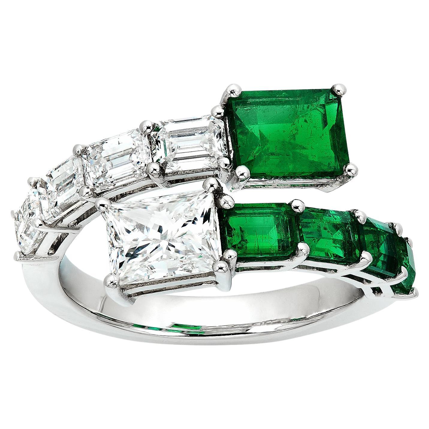RUCHI Diamond and Emerald White Gold Toi Et Moi Bypass Ring For Sale