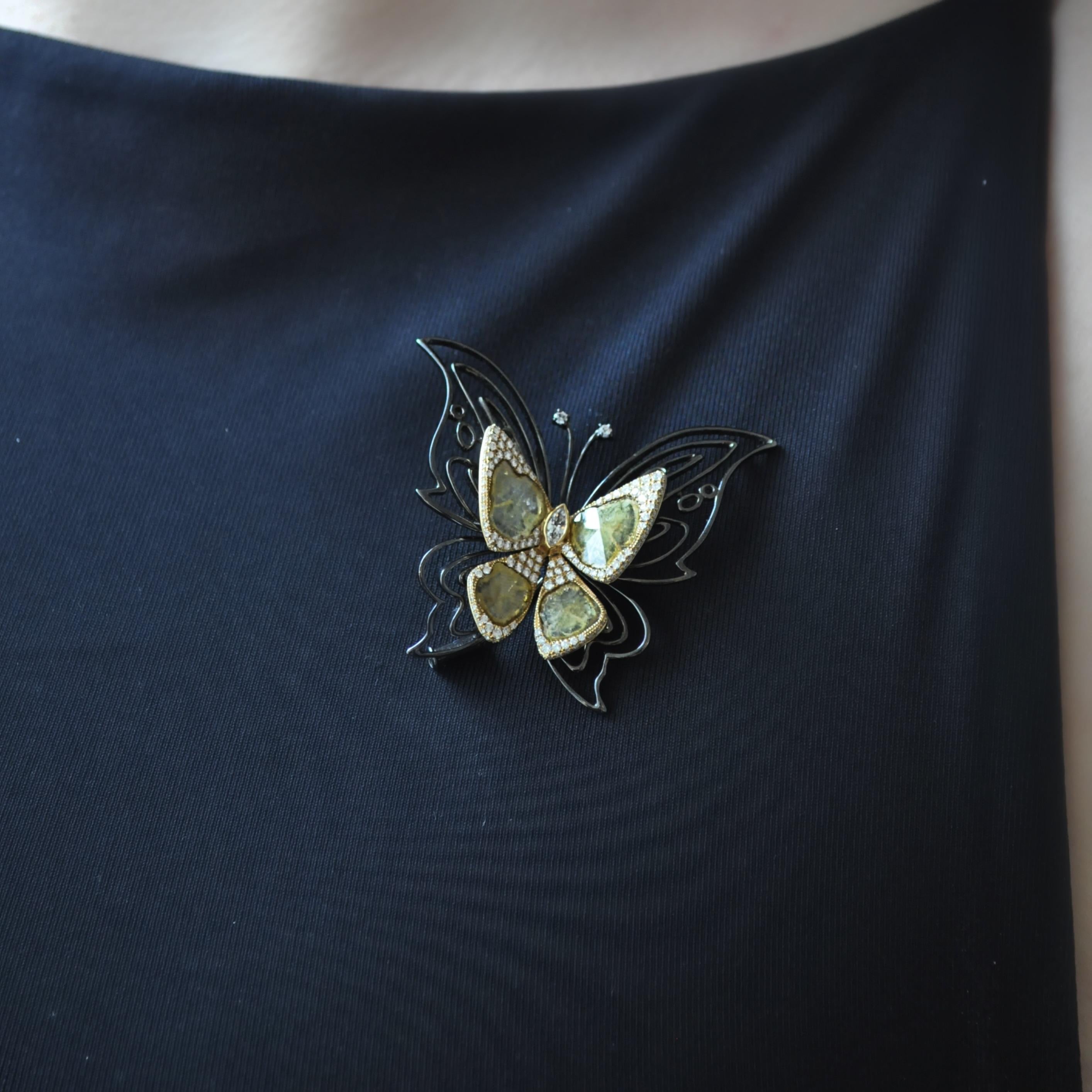 RUCHI Pendentif et broche papillon en or bicolore avec pavé et tranche de diamant en vente 1