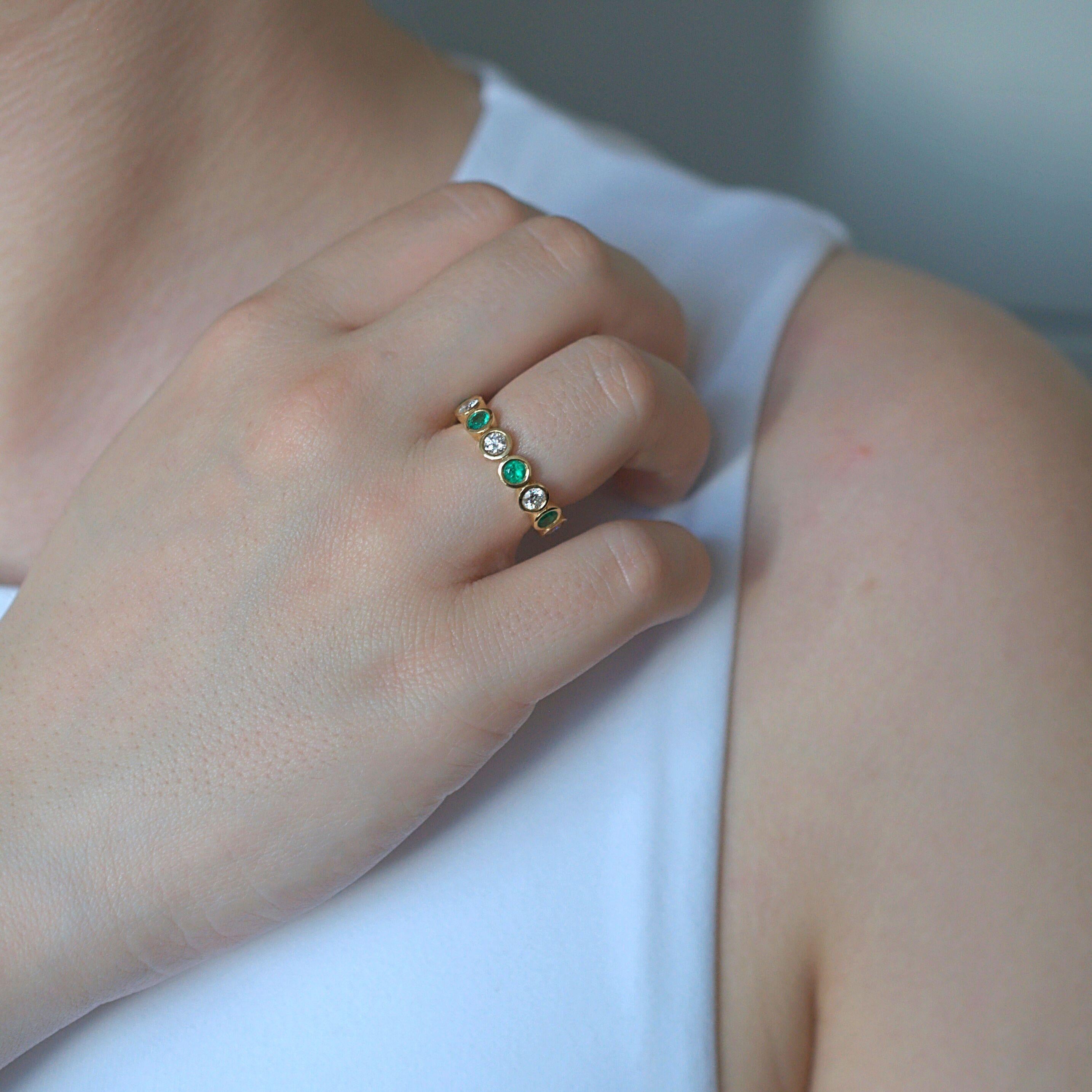 Round Cut RUCHI Emerald & Diamond 18K Yellow Gold Bezel Eternity Ring For Sale