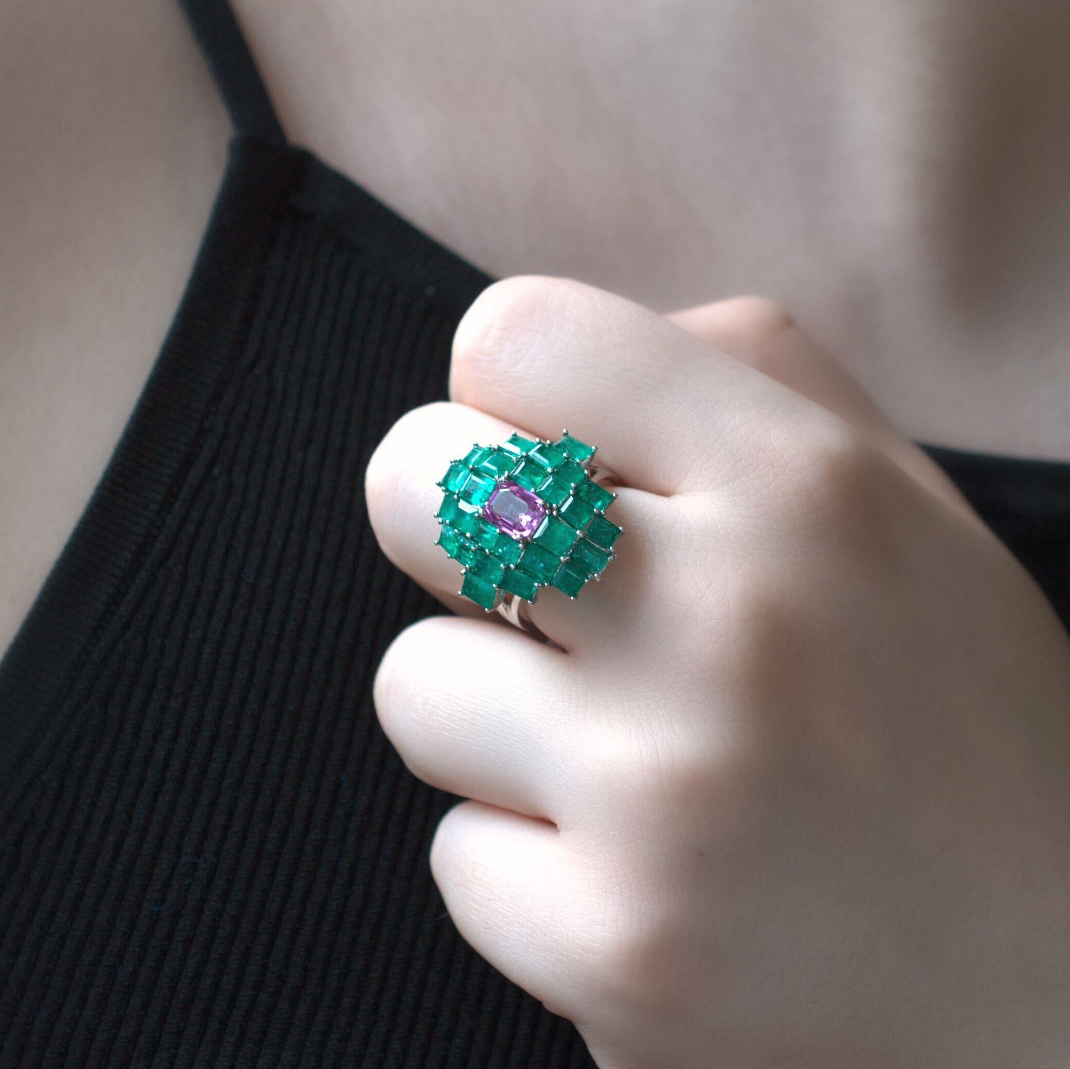 RUCHI Colombian Emerald and Pink Sapphire White Gold Cocktail Ring In New Condition For Sale In New York, NY
