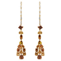 RUCHI Pendientes Lineales de Oro Amarillo con Diamantes Amarillos y Blancos