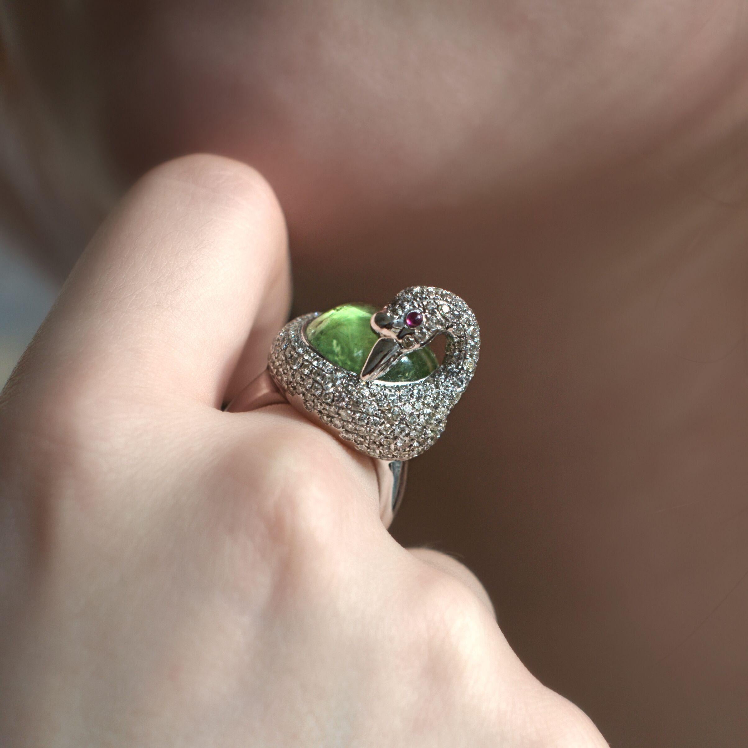 RUCHI Green Tourmaline & Pavé Diamond Swan White Gold Cocktail Ring In New Condition For Sale In New York, NY