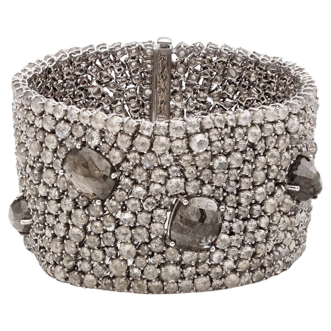 RUCHI Bracelet large en or blanc et diamants gris