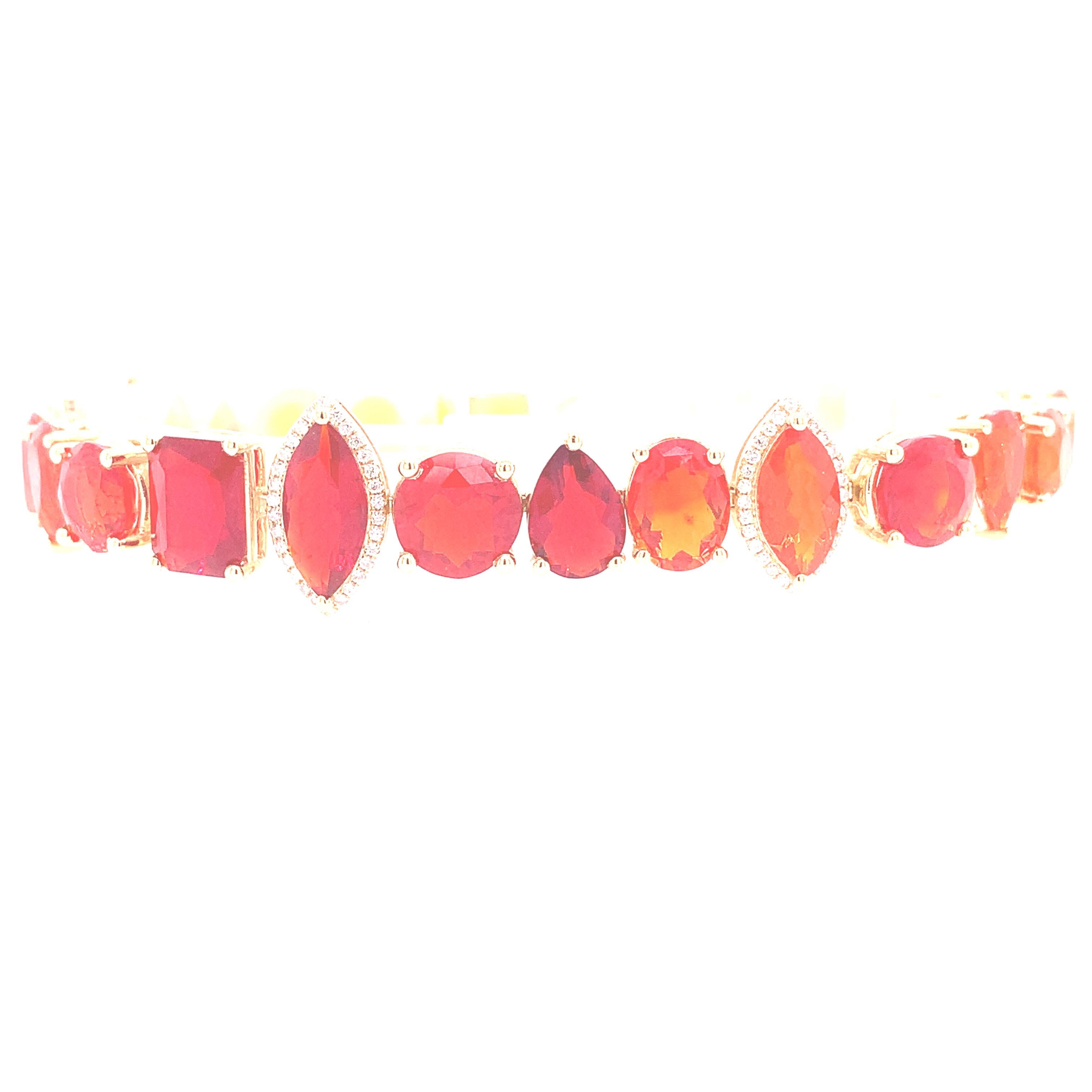 RUCHI Bracelet à maillons en or jaune avec opales de forme mixte et diamants Neuf - En vente à New York, NY