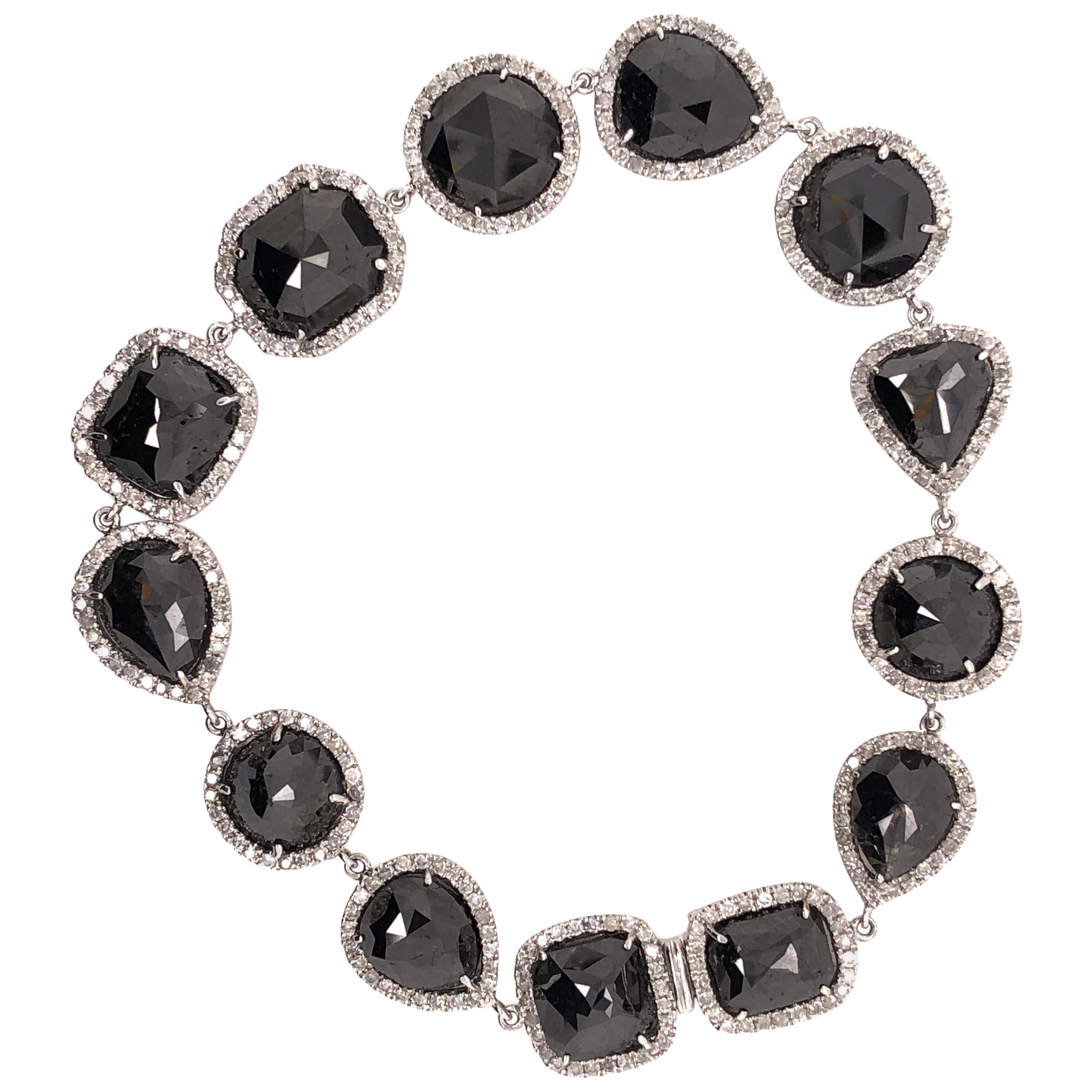 RUCHI Pulsera de oro blanco con diamantes negros talla rosa de formas mixtas en venta