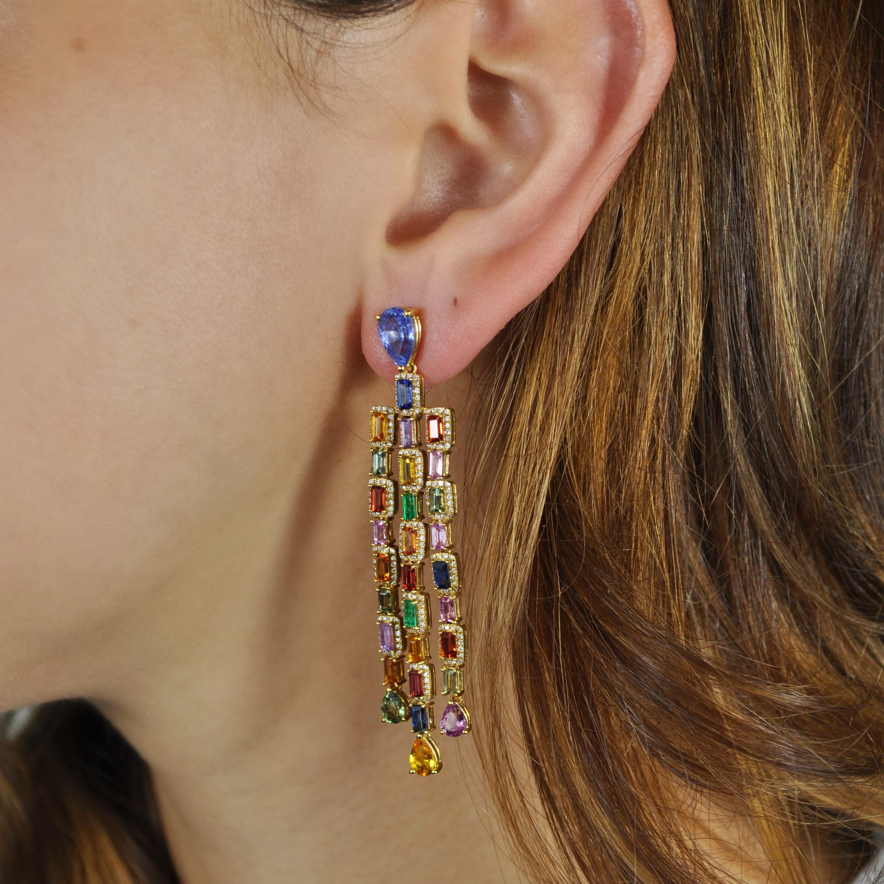 Femenino o masculino RUCHI Pendientes Colgantes Zafiro Multicolor y Diamante Oro Amarillo en venta