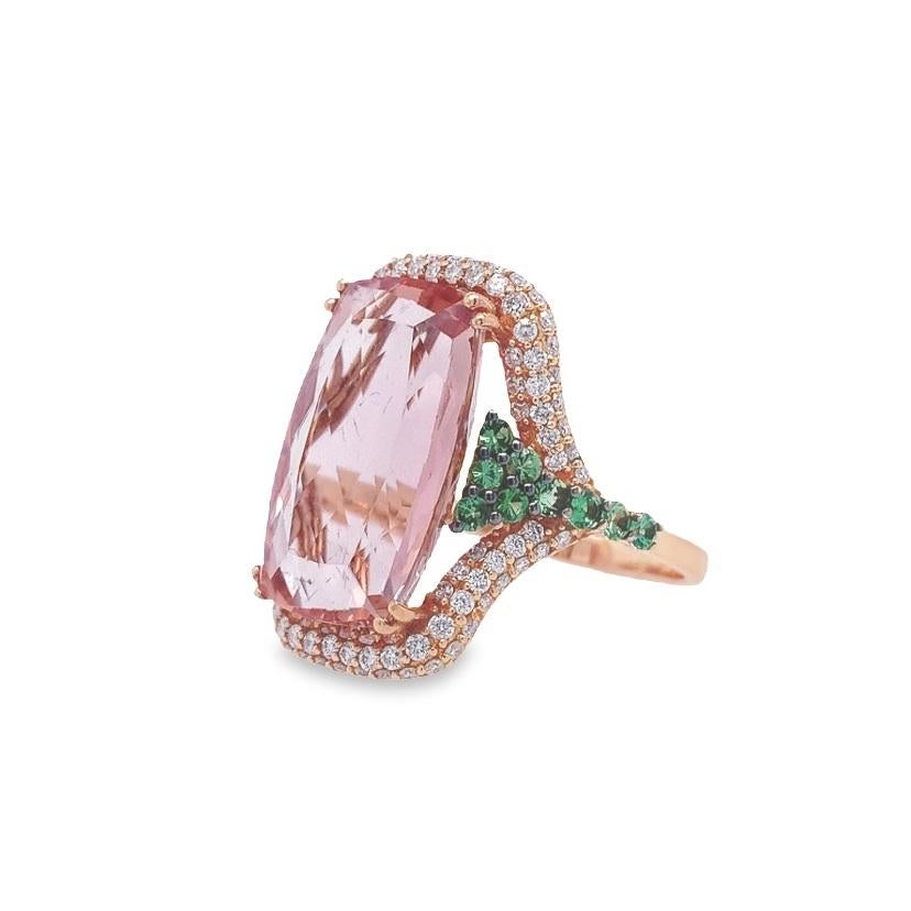 18K Rose Gold
Morganite- 19.09 Cts
Diamond- 1.01 Cts
Green Garnet- 0.72 Cts
All Diamonds are G-H/SI