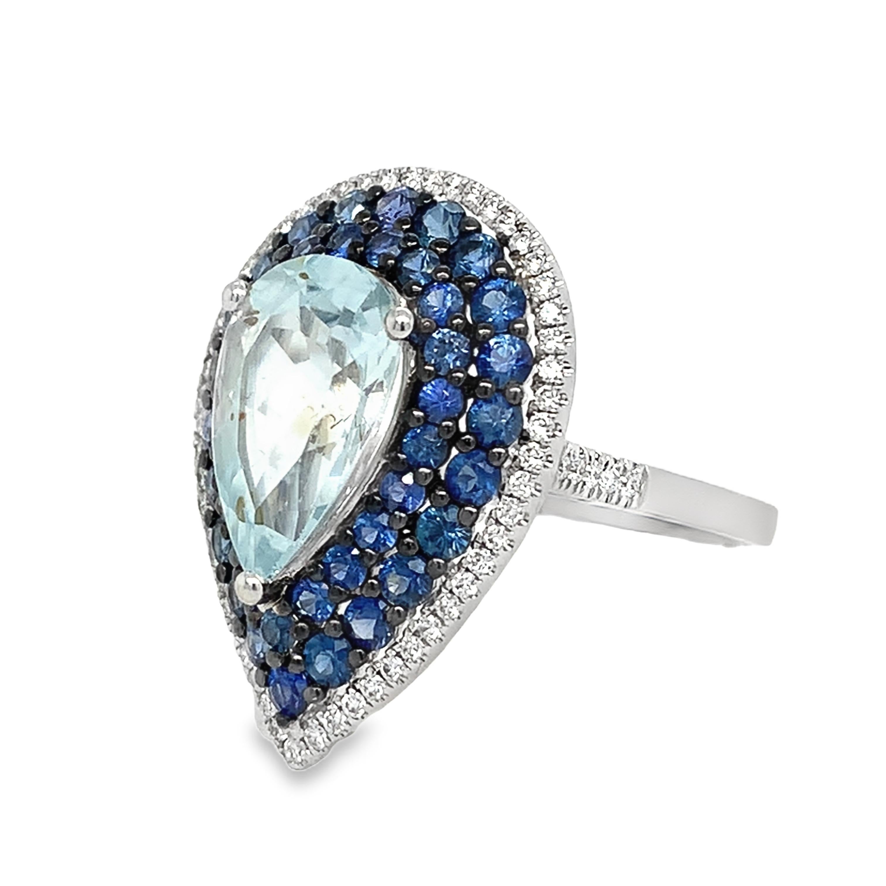 Ruchi New York Aquamarin-, Diamant- und Saphirring (Gemischter Schliff) im Angebot