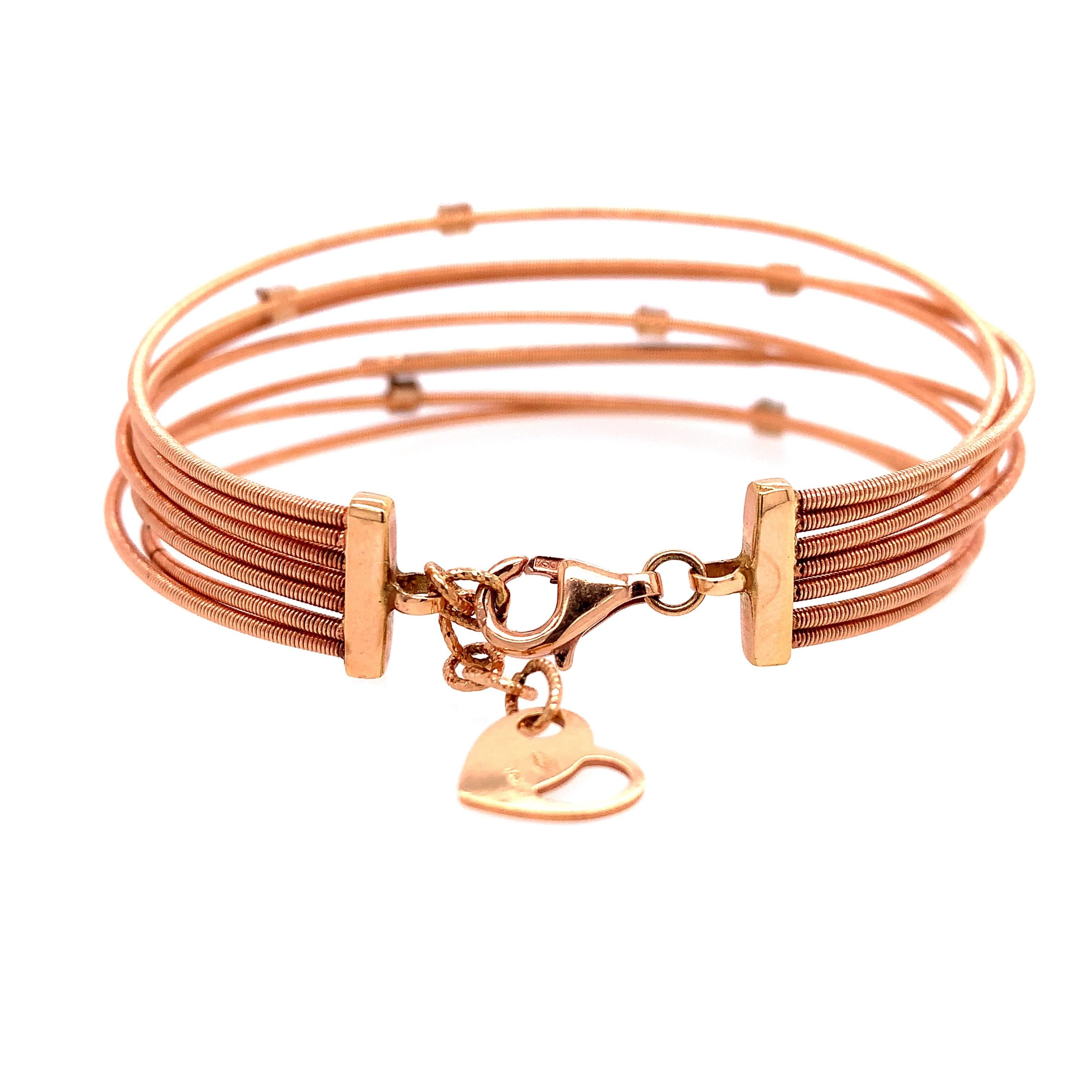 Taille ronde RUCHI Bracelet à fermoir croisé en or rose et diamants en vente