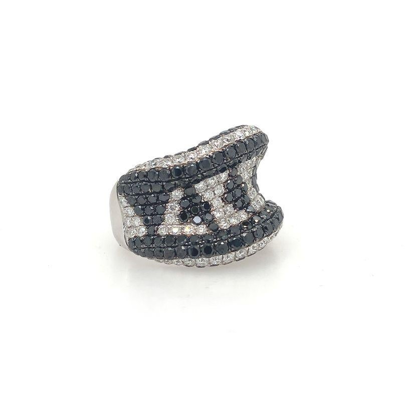 RUCHI Black and White Diamond Pavé White Gold Cocktail Ring In New Condition For Sale In New York, NY