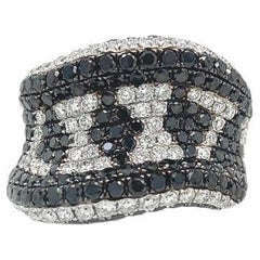 RUCHI Bague cocktail en or blanc pavée de diamants noirs et blancs