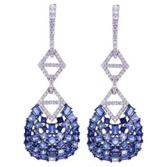 RUCHI Weißgold-Kronleuchter-Ohrringe mit gemischten Formen, blauem Saphir und Diamanten