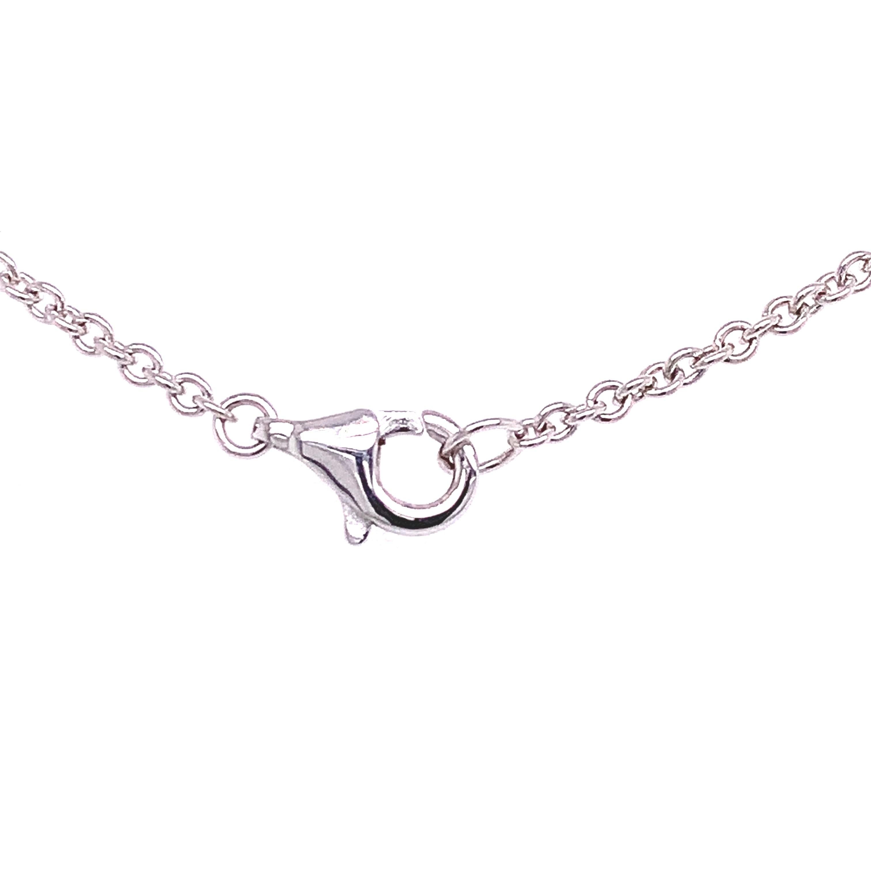 Taille cœur RUCHI Collier en or blanc avec saphir bleu en forme de cœur et diamant en vente