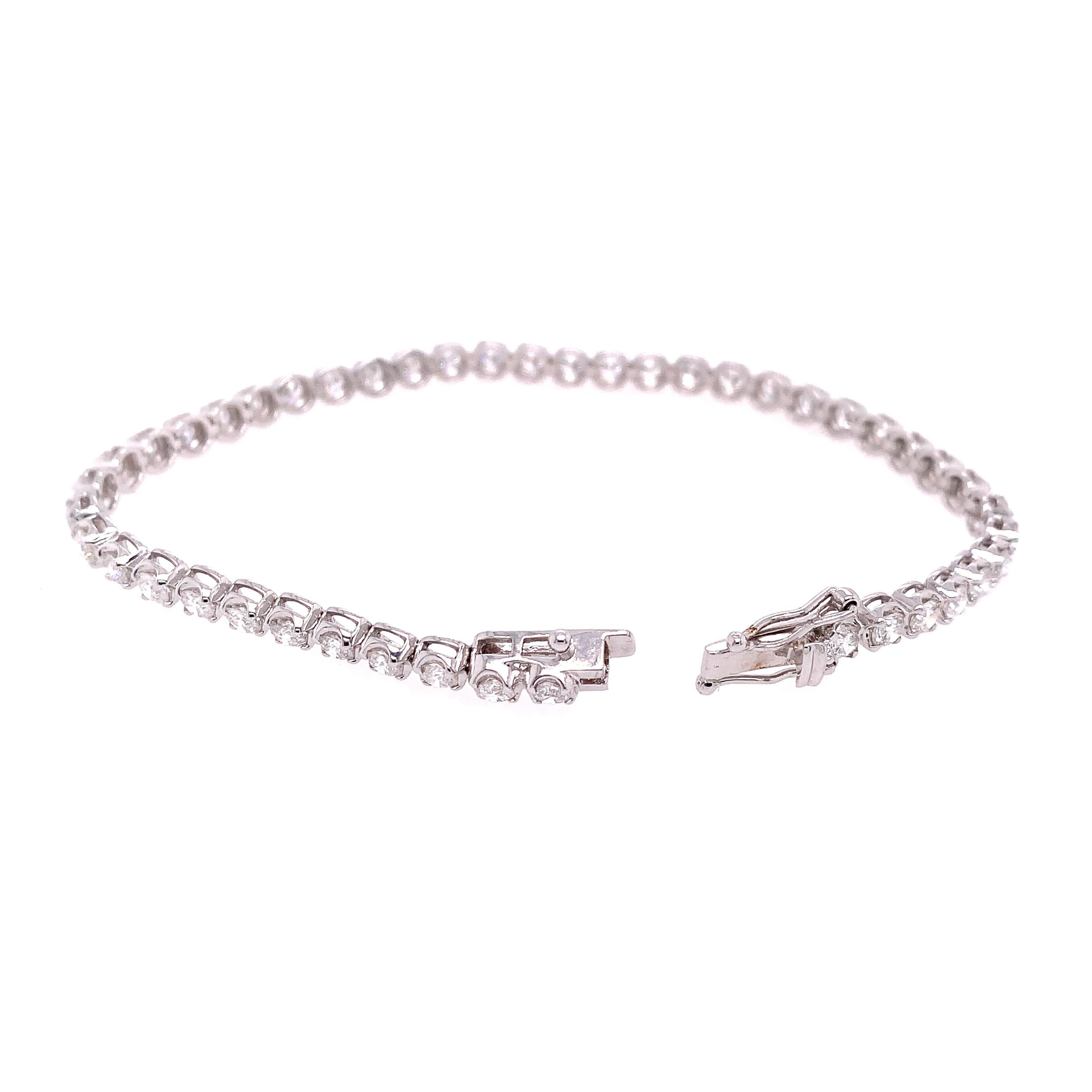 Contemporary Ruchi New York Crown Set Diamond Bracelet For Sale
