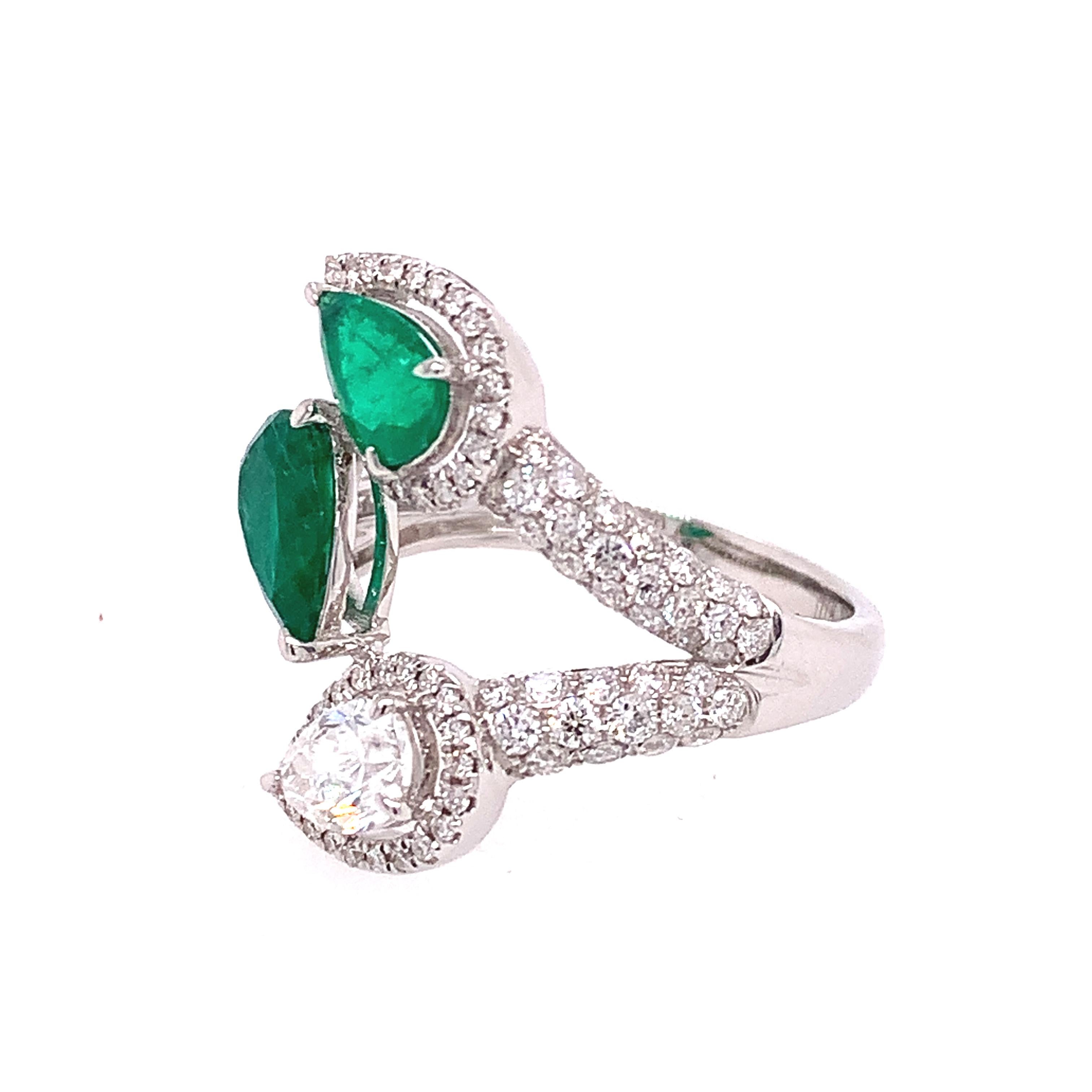 18K White Gold
Emerald: 1.16 Cts
Diamond: 0.68 Cts