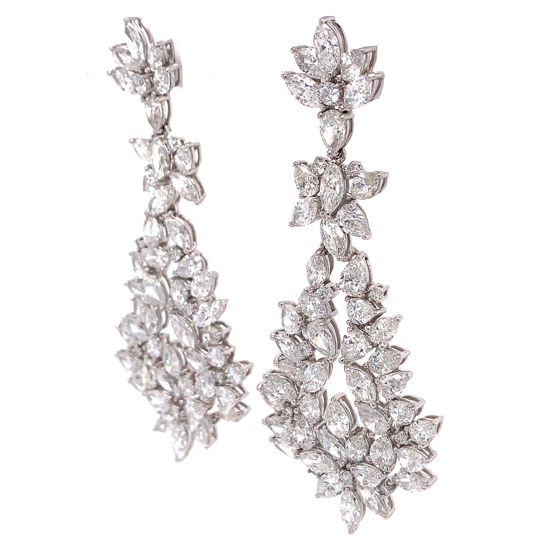 18K White Gold
Diamonds: 17.70 carats.
All diamonds are G-H/SI stones.