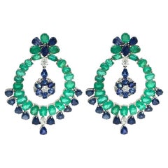 RUCHI Boucles d'oreilles chandelier en diamant, émeraude et saphir bleu