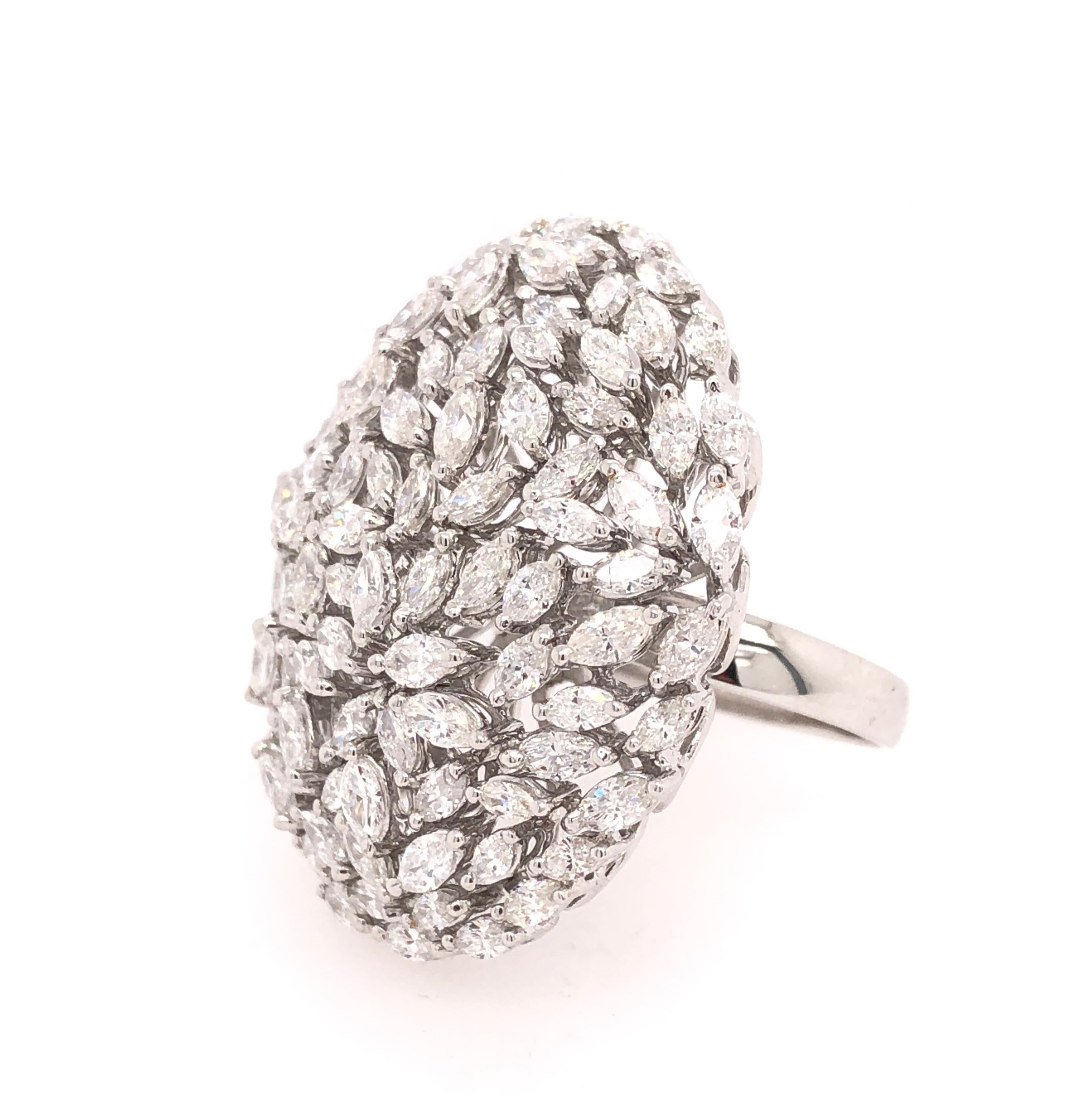 18K White Gold
Diamonds: 3.82ct total weight.
All diamonds are G-H/SI stones.
Height - is approximately 3.2cm/1.26inches.