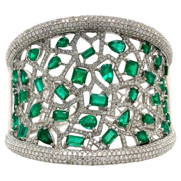 RUCHI Emerald and Pavé Diamond White Gold Hinge Cuff Bangle For Sale