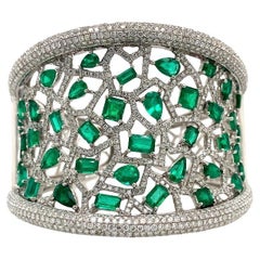 RUCHI Emerald and Pavé Diamond White Gold Hinge Cuff Bangle