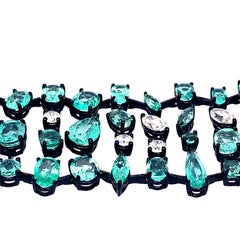 RUCHI Bracciale a tre file di smeraldi colombiani a forma mista e diamanti in rodio nero